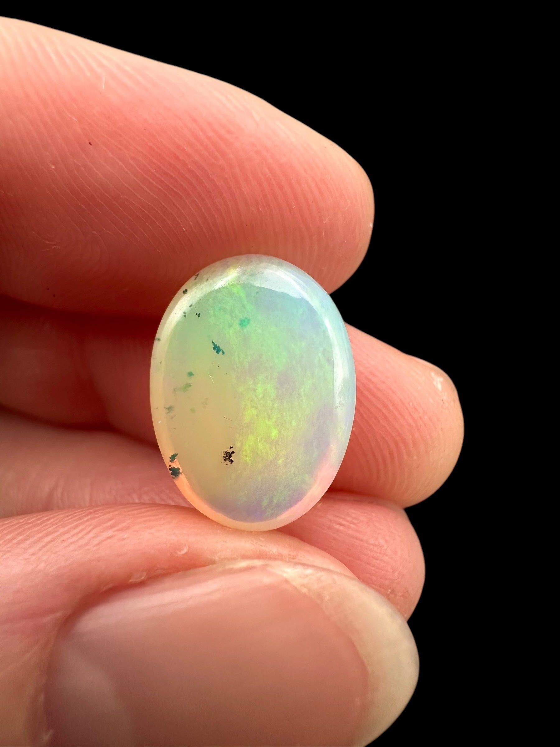 Precious opal cabochon 3,6ct – Welo, Ethiopia - OPK069