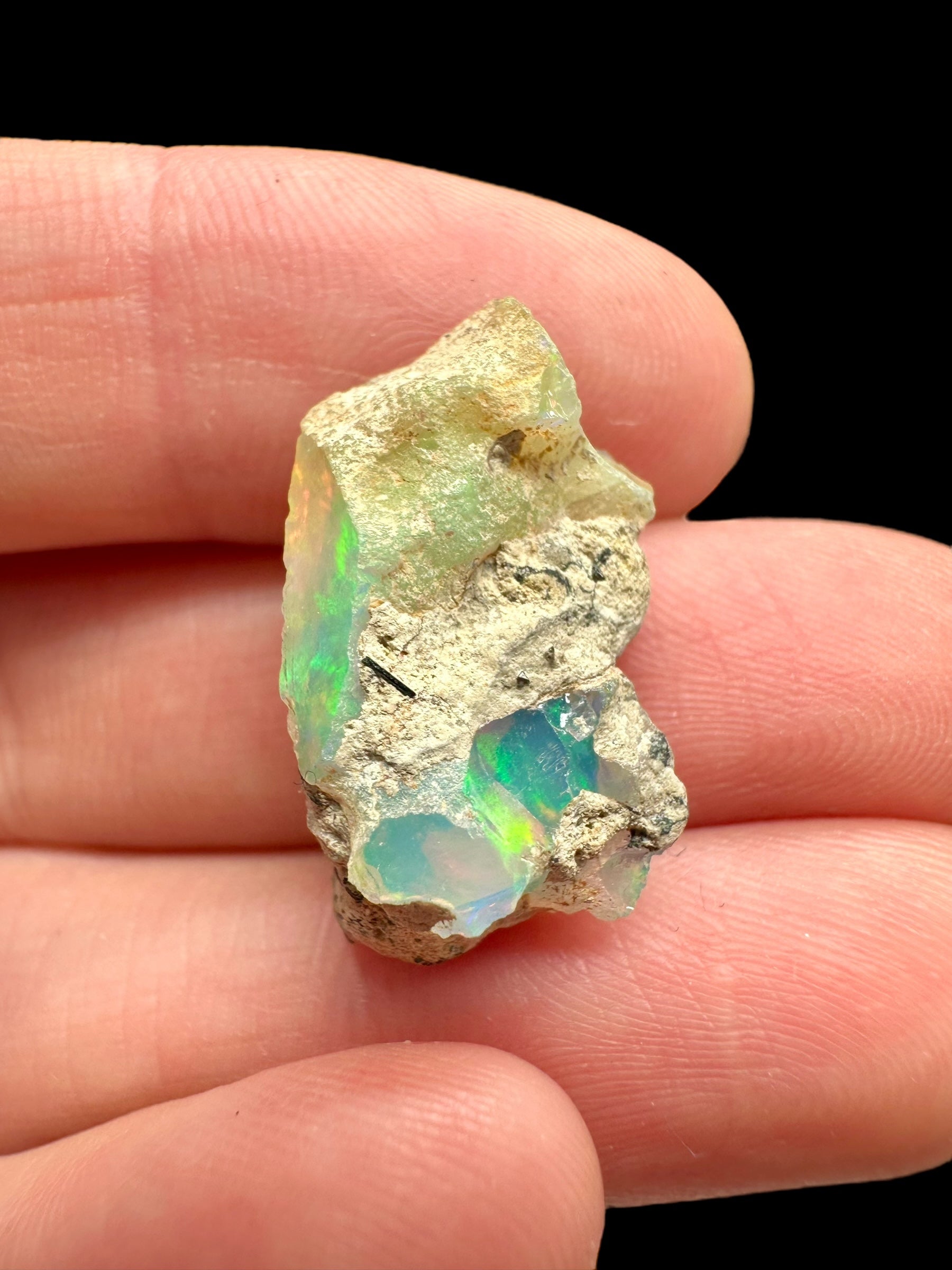 Precious opal 10ct – Welo, Ethiopia - OP004