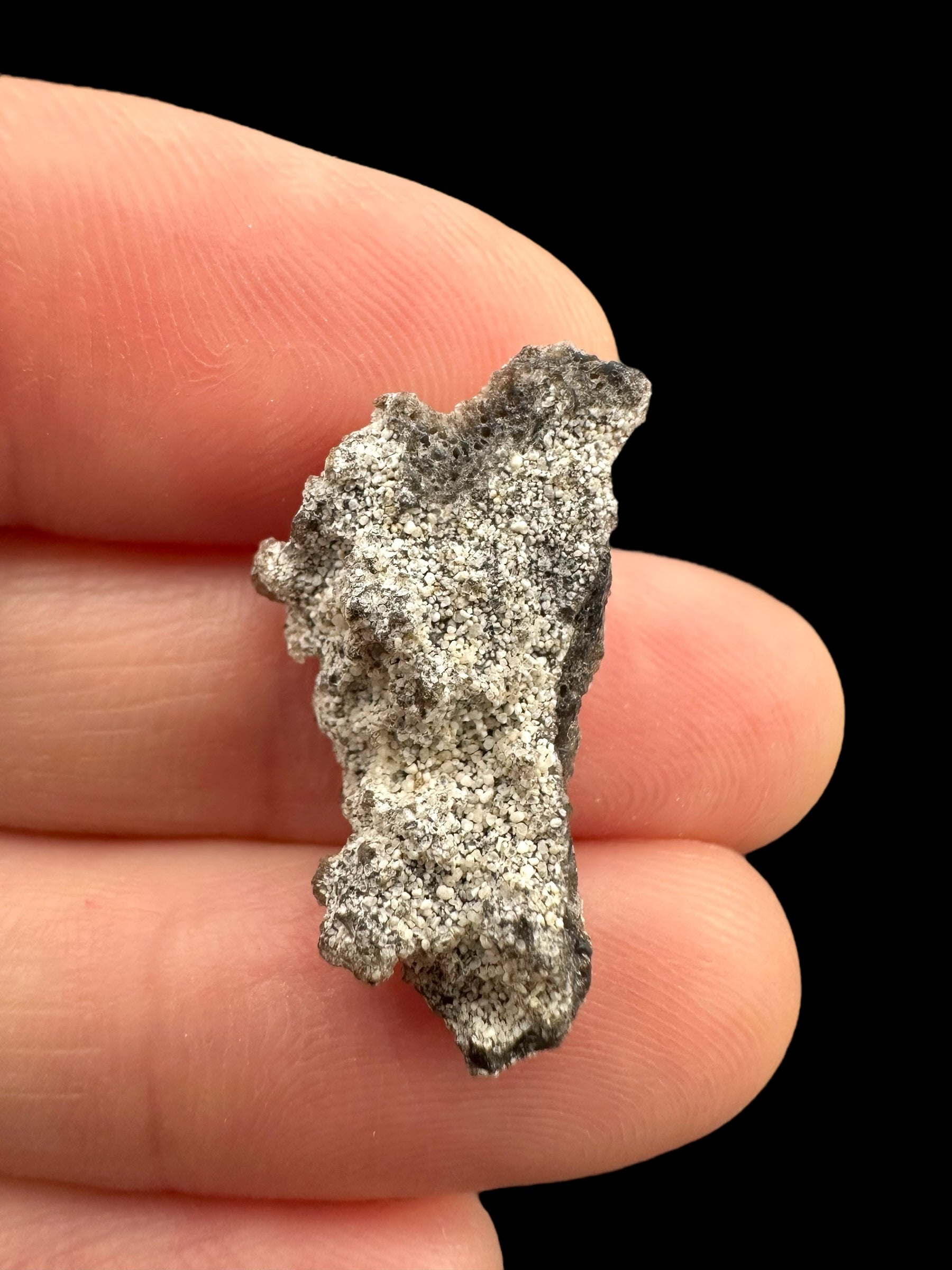 Fulgurite 0,7g – Libyan desert, Egypt - FU055