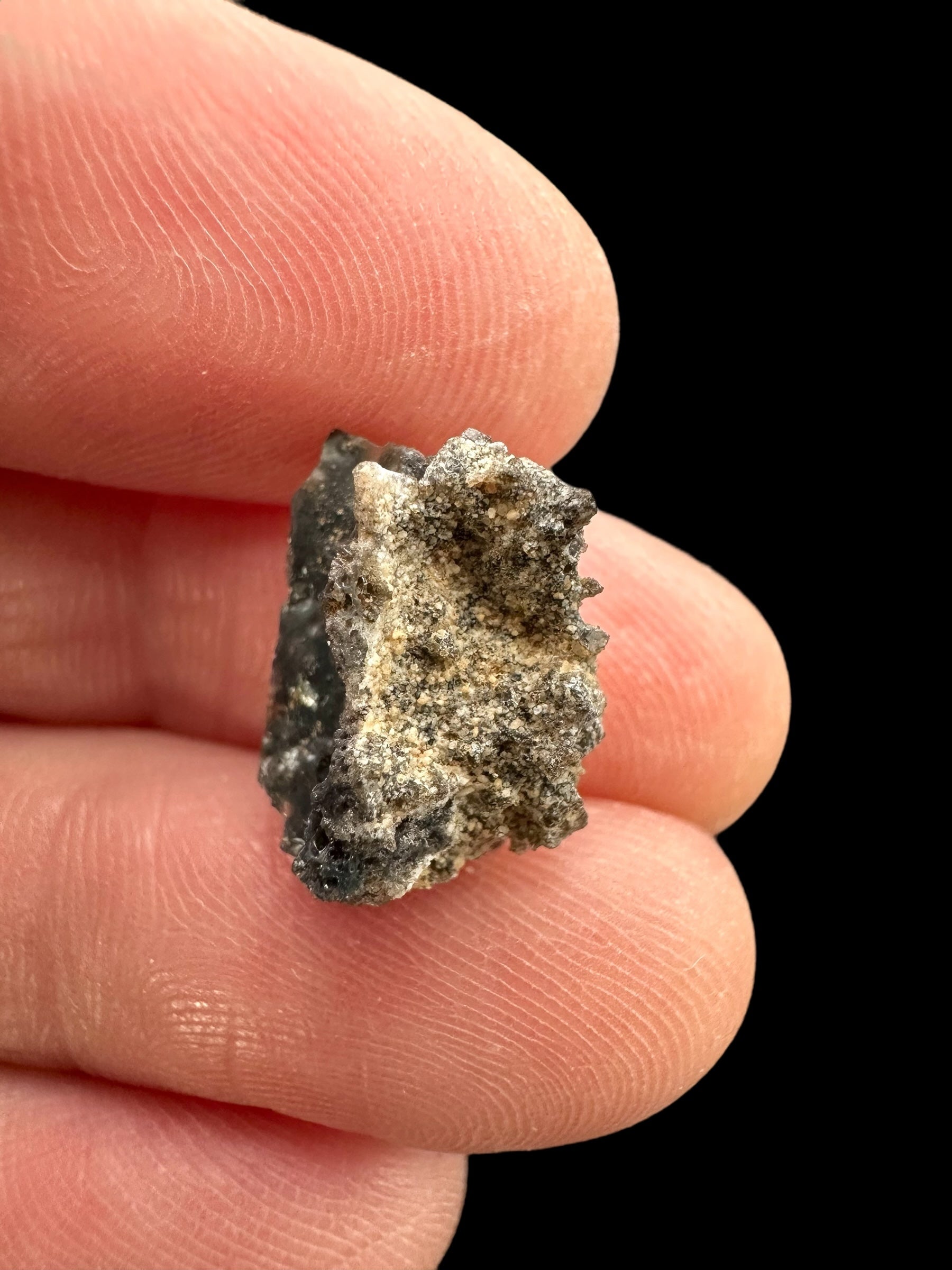 Fulgurite 0,4g – Libyan desert, Egypt - FU059