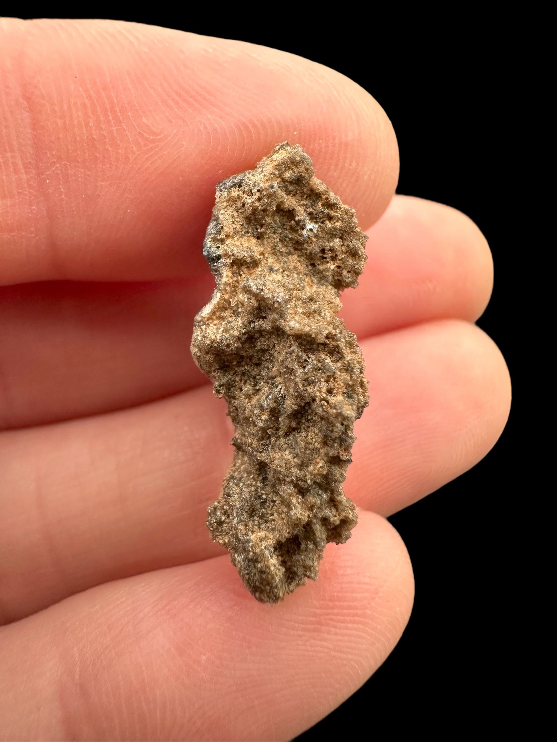 Fulgurite 0,7g – Libyan desert, Egypt - FU064