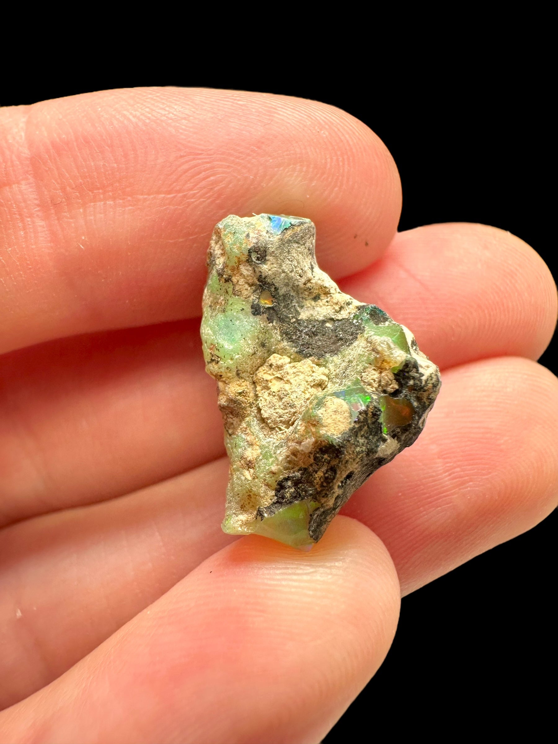 Precious opal 10ct – Welo, Ethiopia - OP011