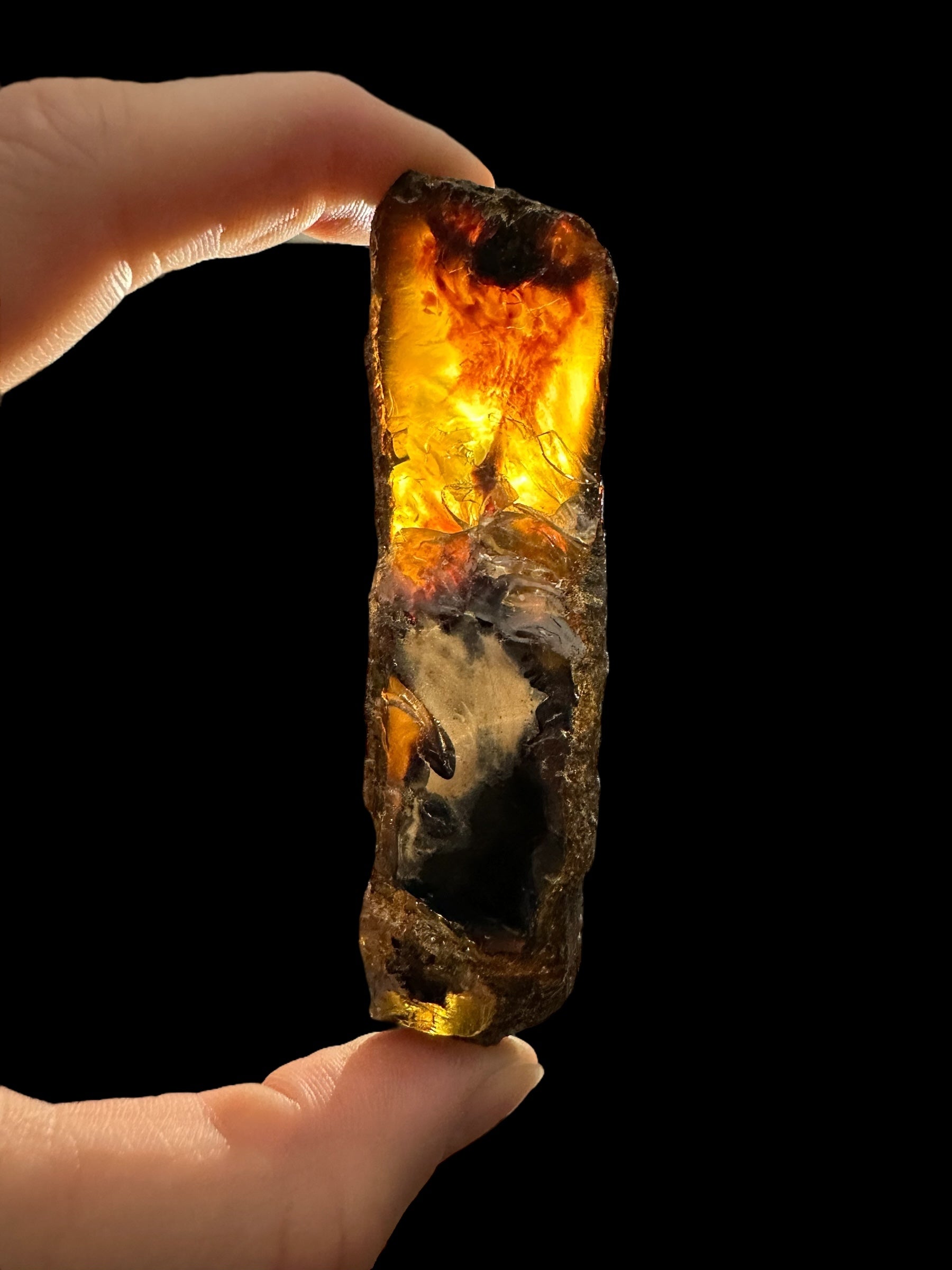 Raw amber – Sumatra, Indonesia - JNI21