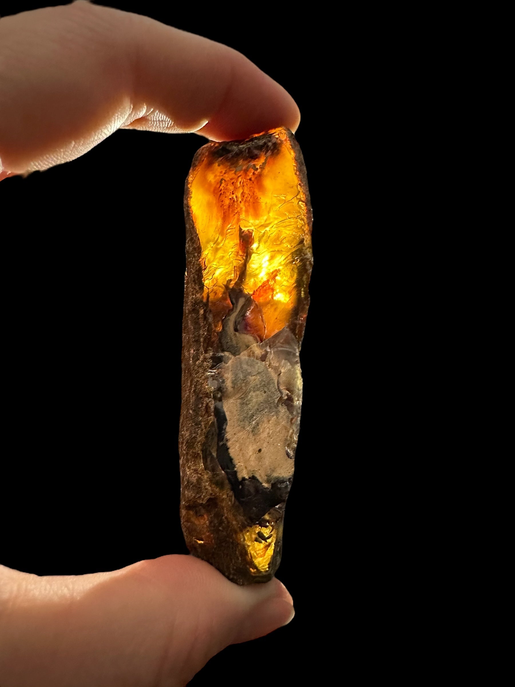 Raw amber – Sumatra, Indonesia - JNI21
