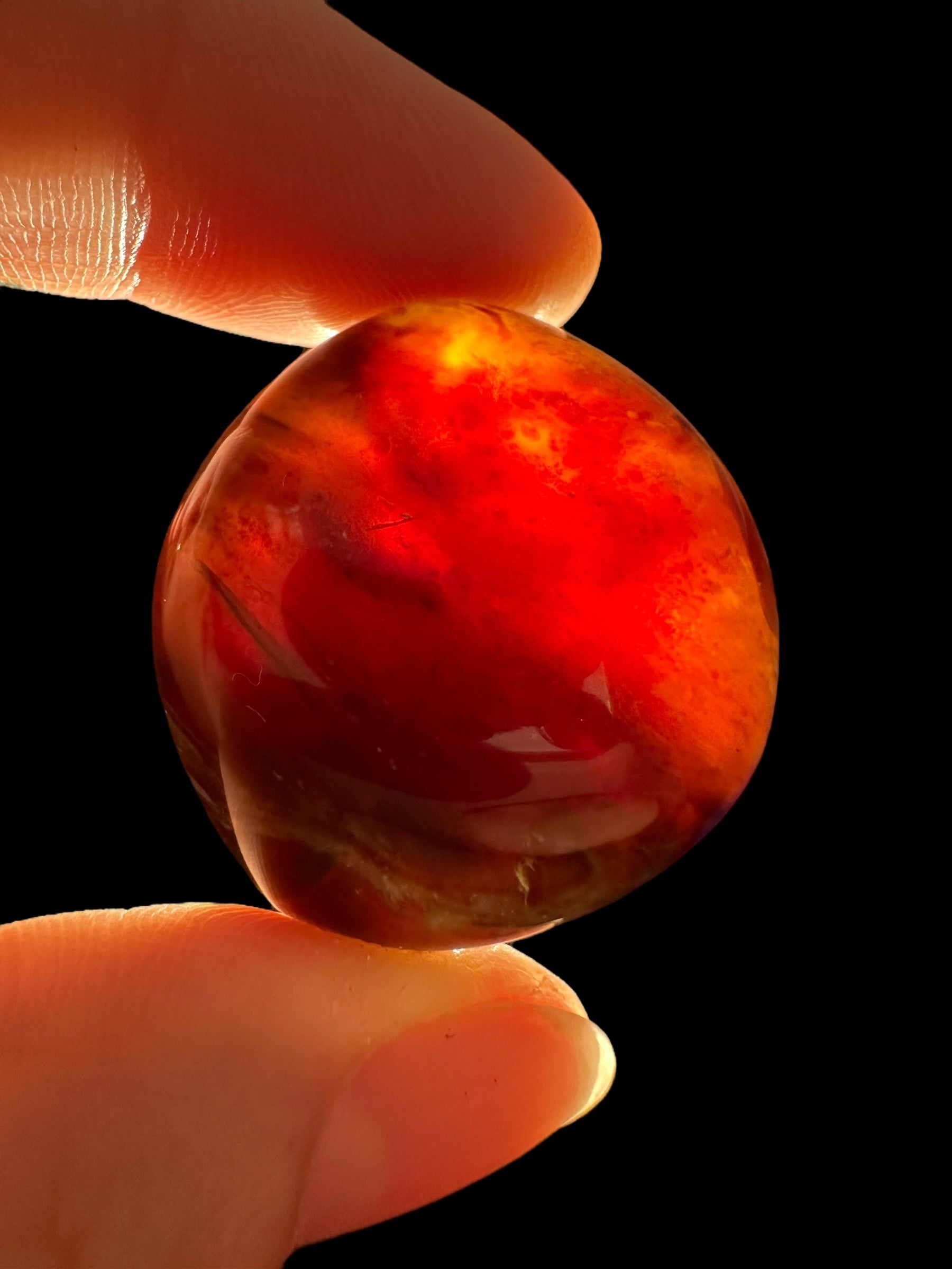 Tumbled amber – Sumatra, Indonesia - JN198