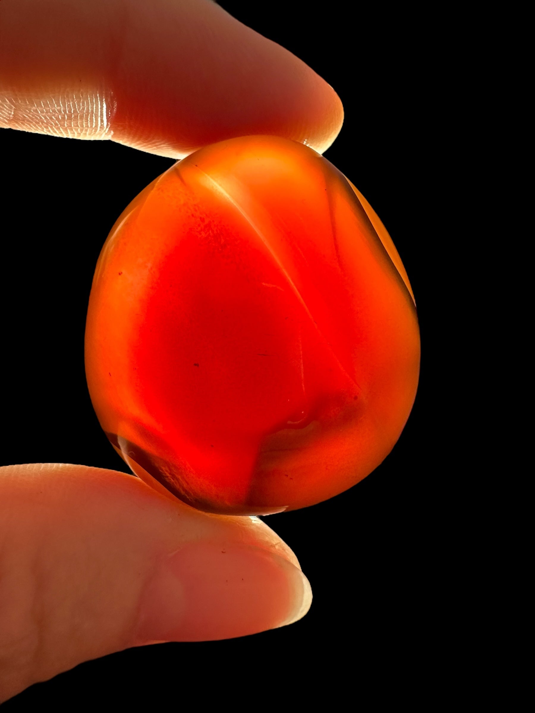 Tumbled amber – Sumatra, Indonesia - JN199