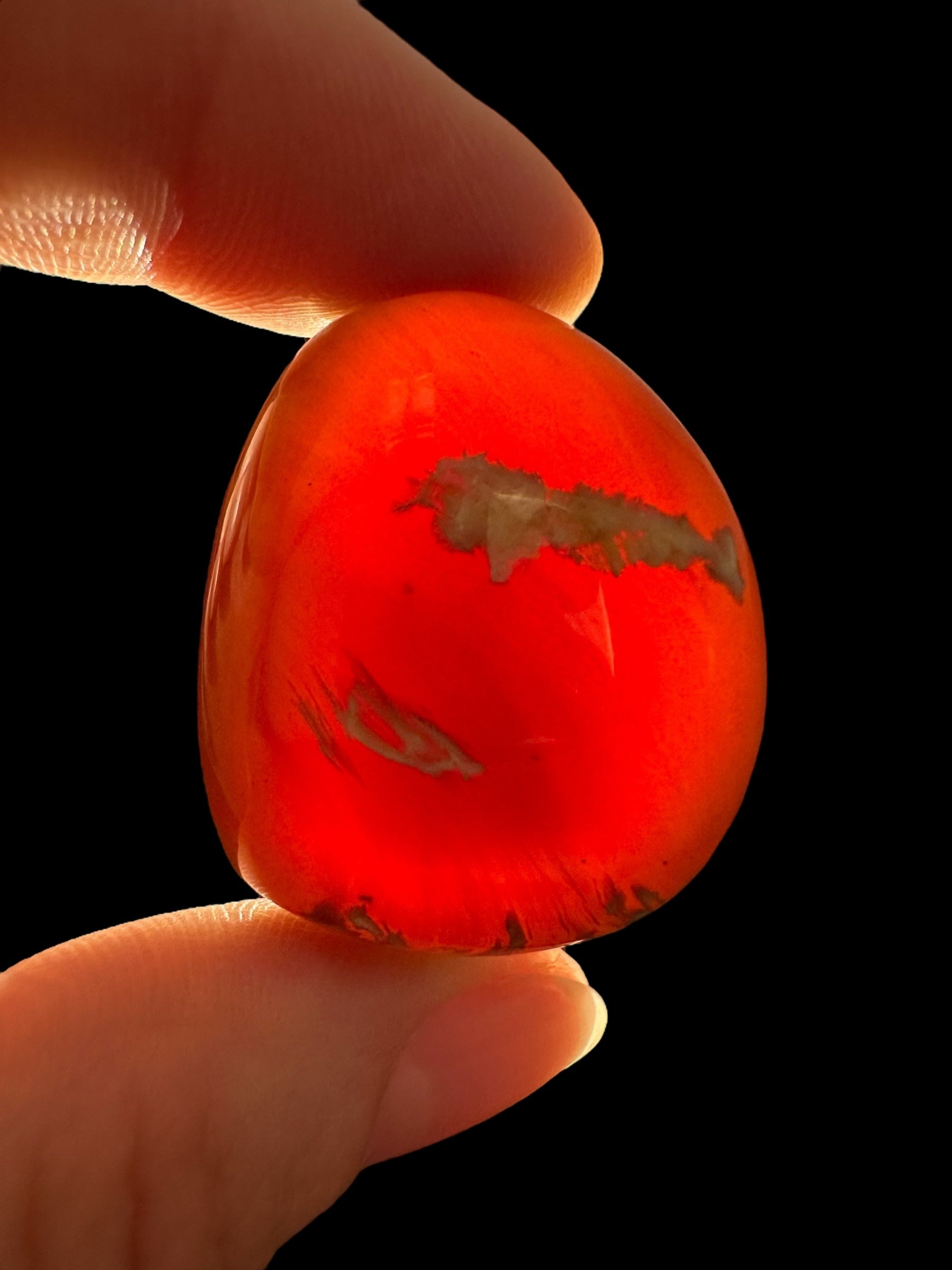 Tumbled amber – Sumatra, Indonesia - JN200