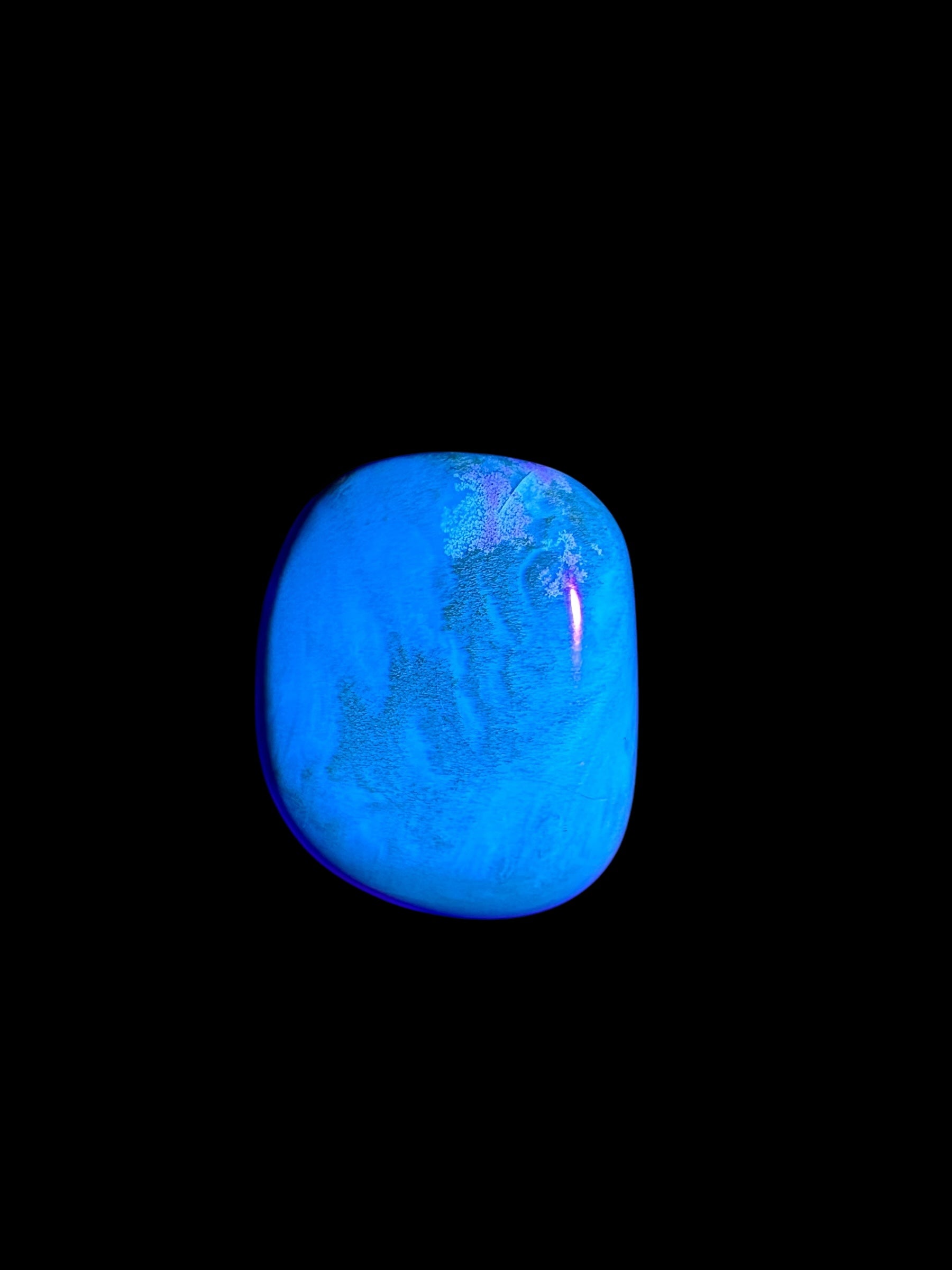 Tumbled amber – Sumatra, Indonesia - JN201