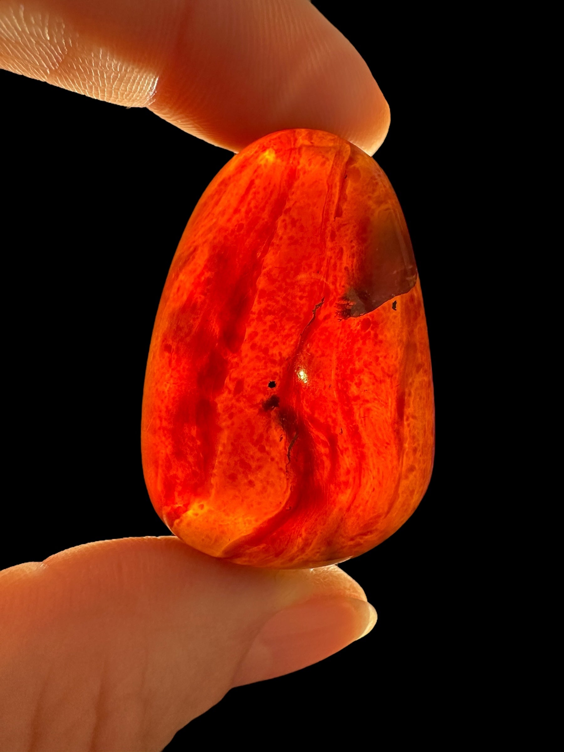 Tumbled amber – Sumatra, Indonesia - JN203
