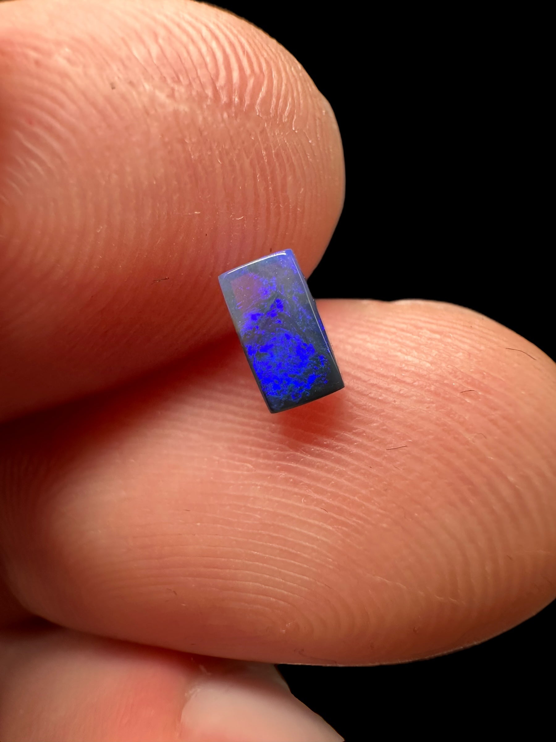 Australian black opal 0,3ct – Cabochon – Lightning Ridge, Australia - AO016