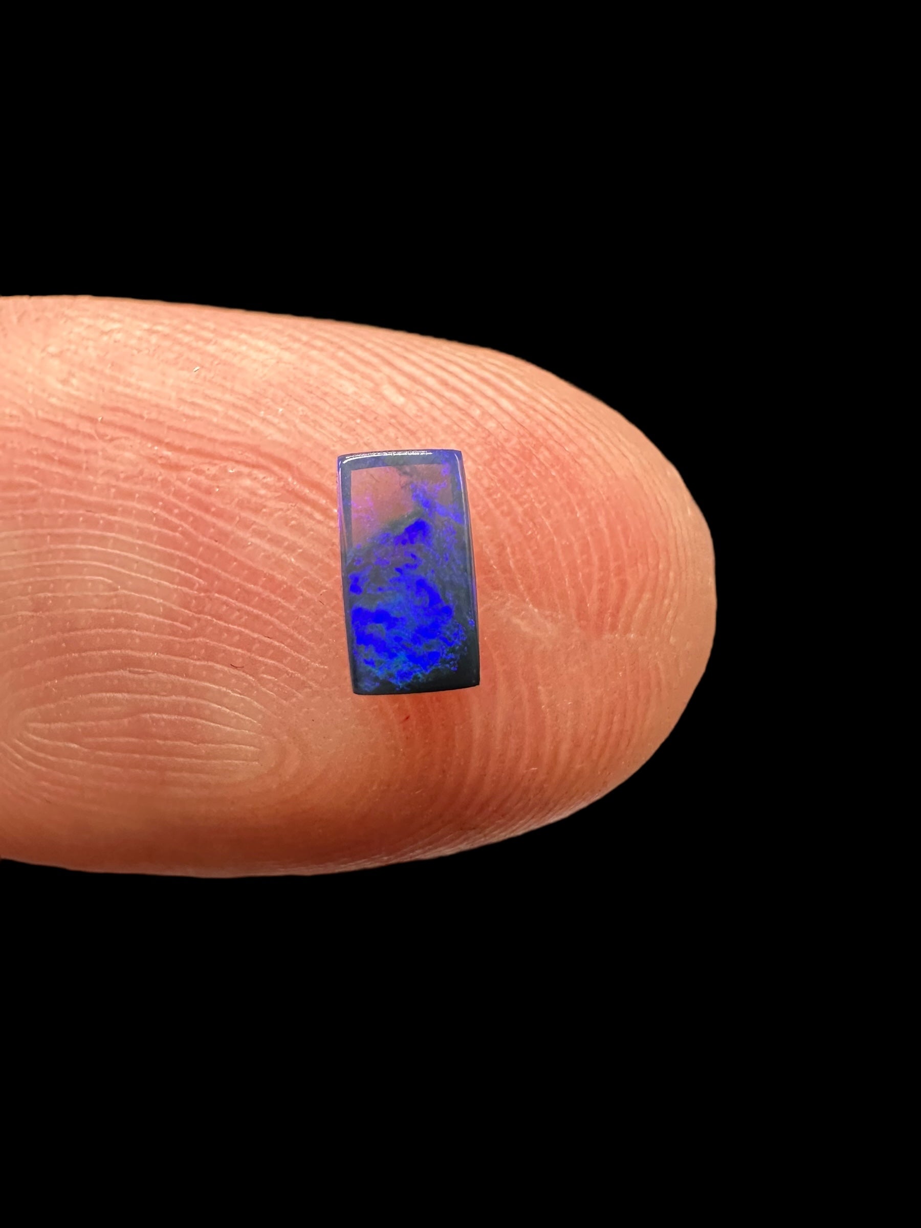 Australian black opal 0,3ct – Cabochon – Lightning Ridge, Australia - AO016