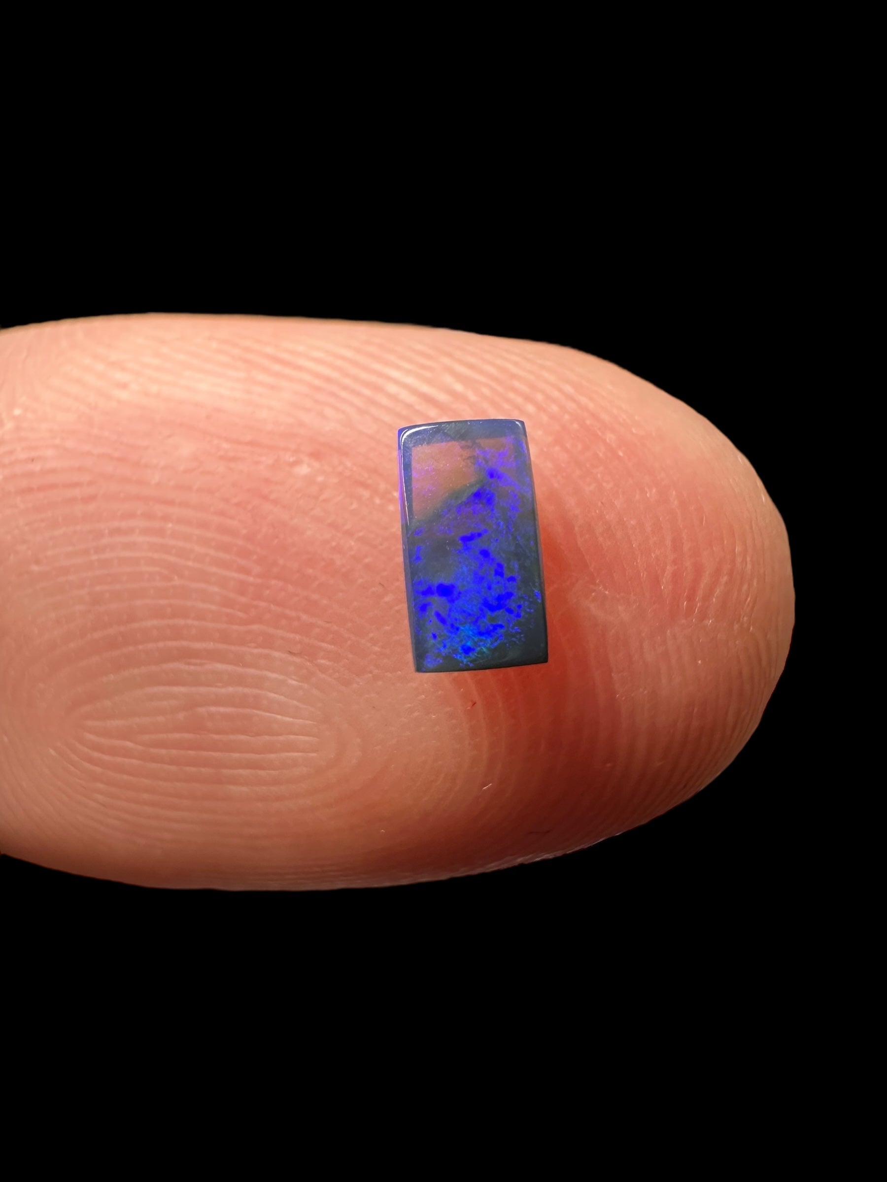 Australian black opal 0,3ct – Cabochon – Lightning Ridge, Australia