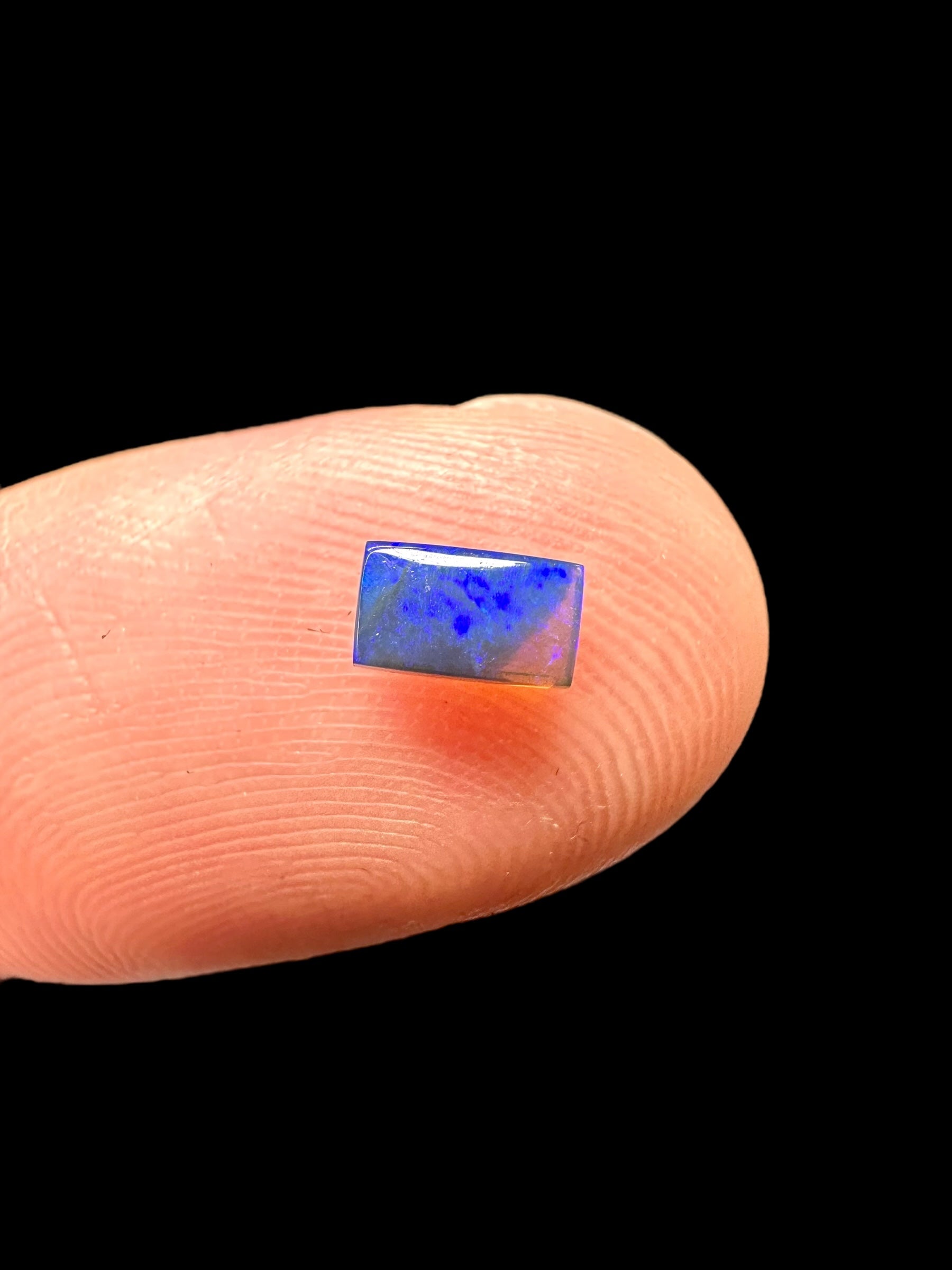 Australian black opal 0,35ct – Cabochon – Lightning Ridge, Australia - AO021