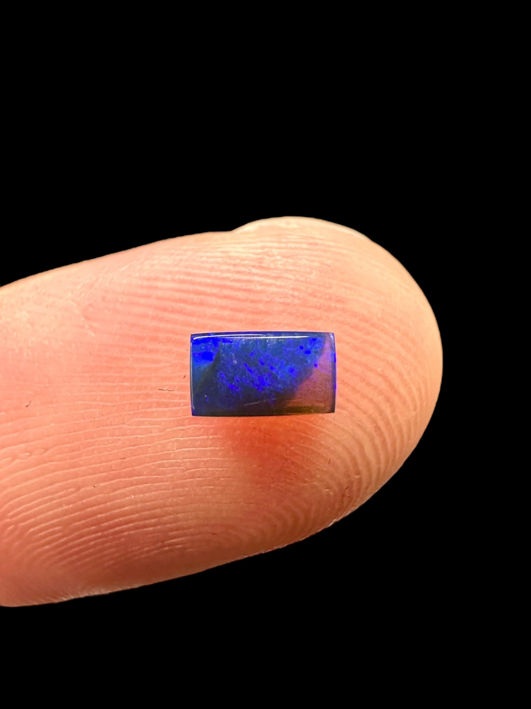 Australian black opal 0,35ct – Cabochon – Lightning Ridge, Australia