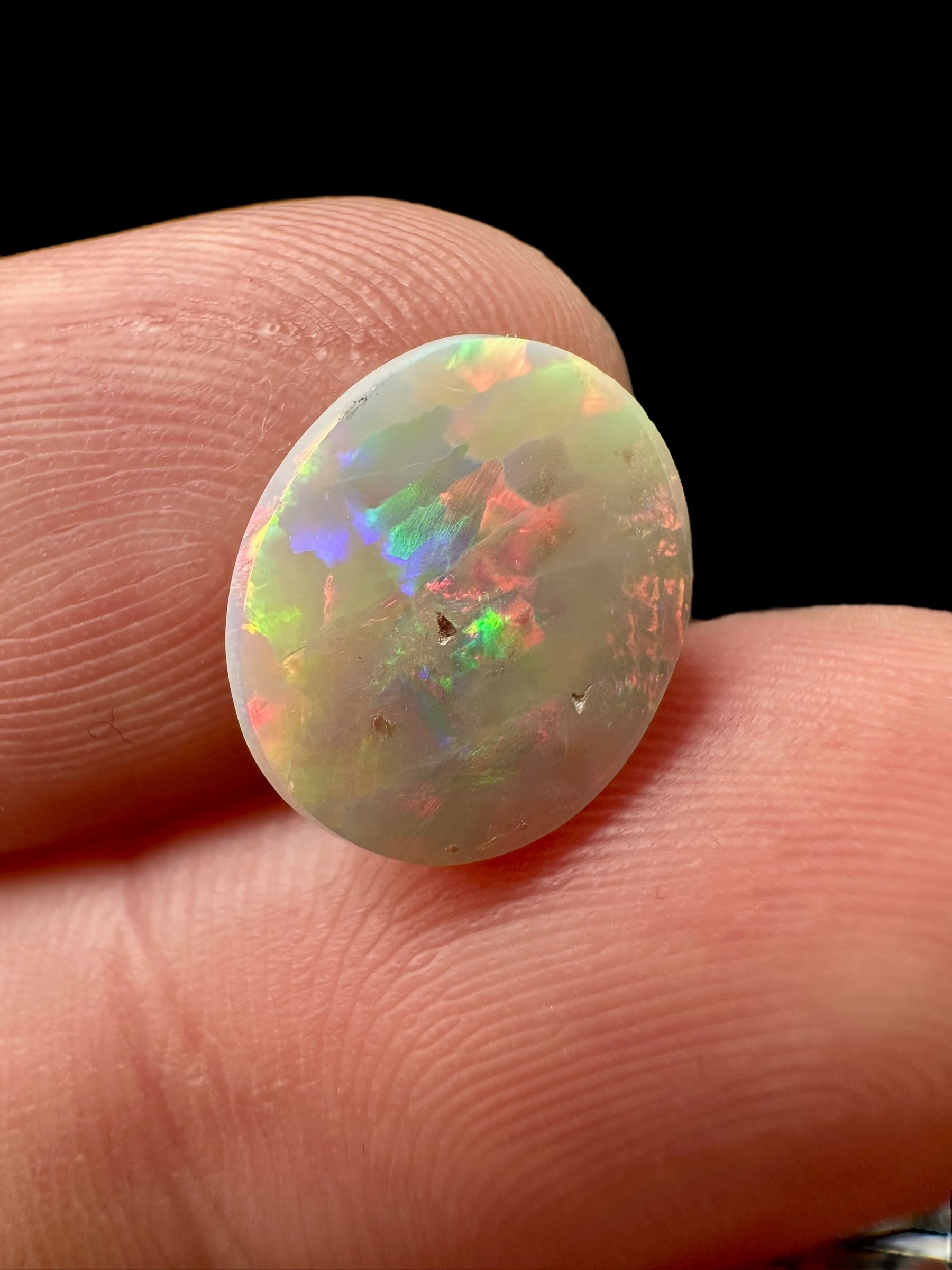 Australian opal 2,2ct – Cabochon – Lightning Ridge, Australia - AO022