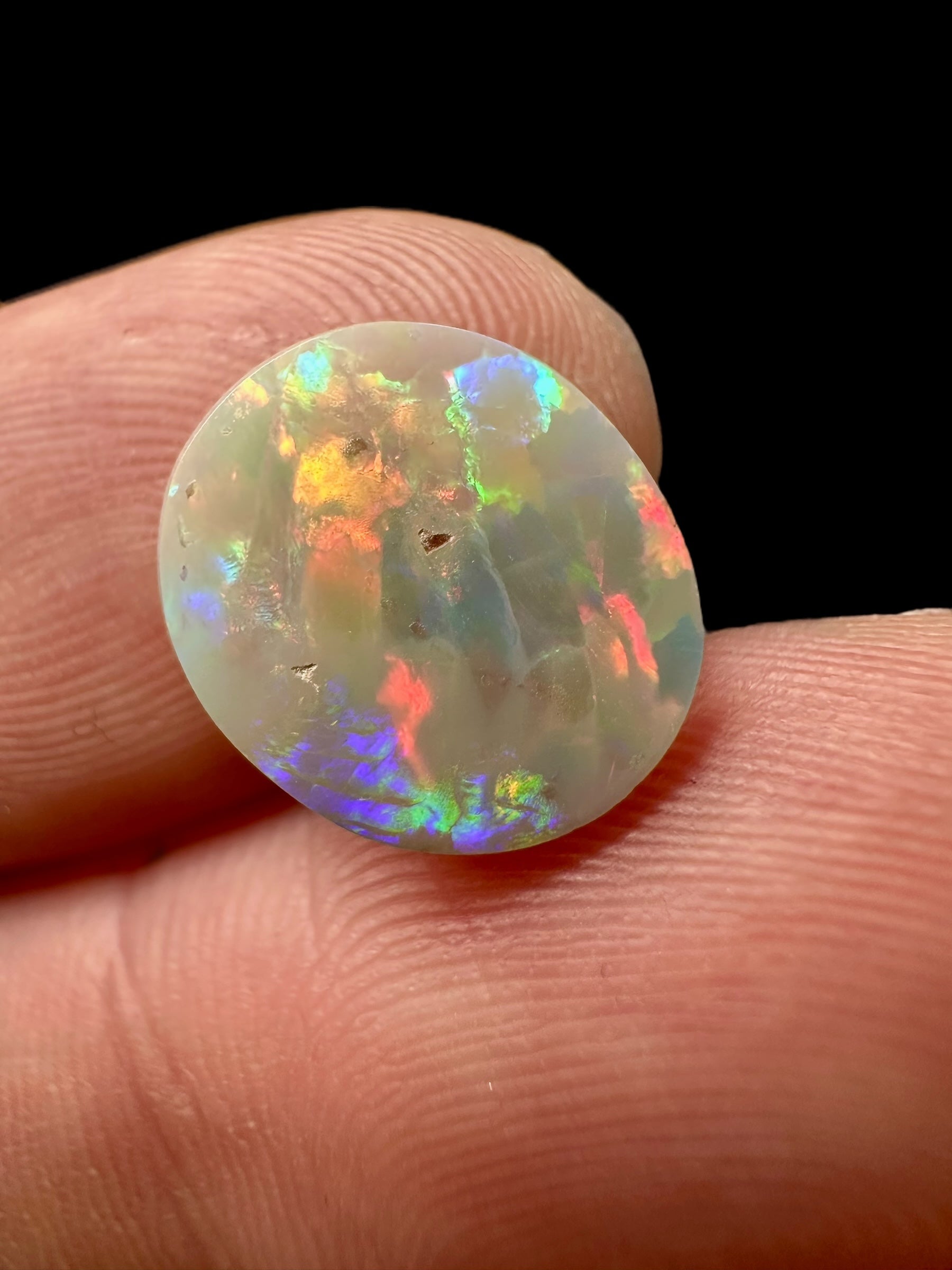 Australian opal 2,2ct – Cabochon – Lightning Ridge, Australia - AO022