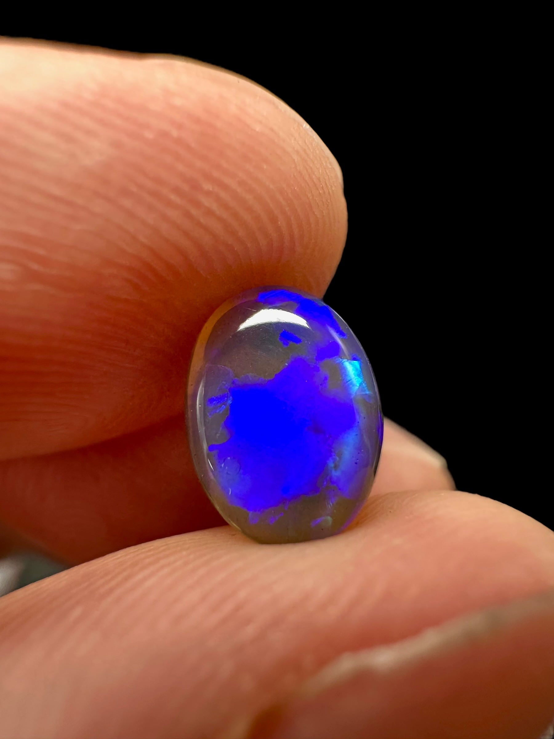 Australian black opal 1,85ct – Cabochon – Lightning Ridge, Australia - AO026