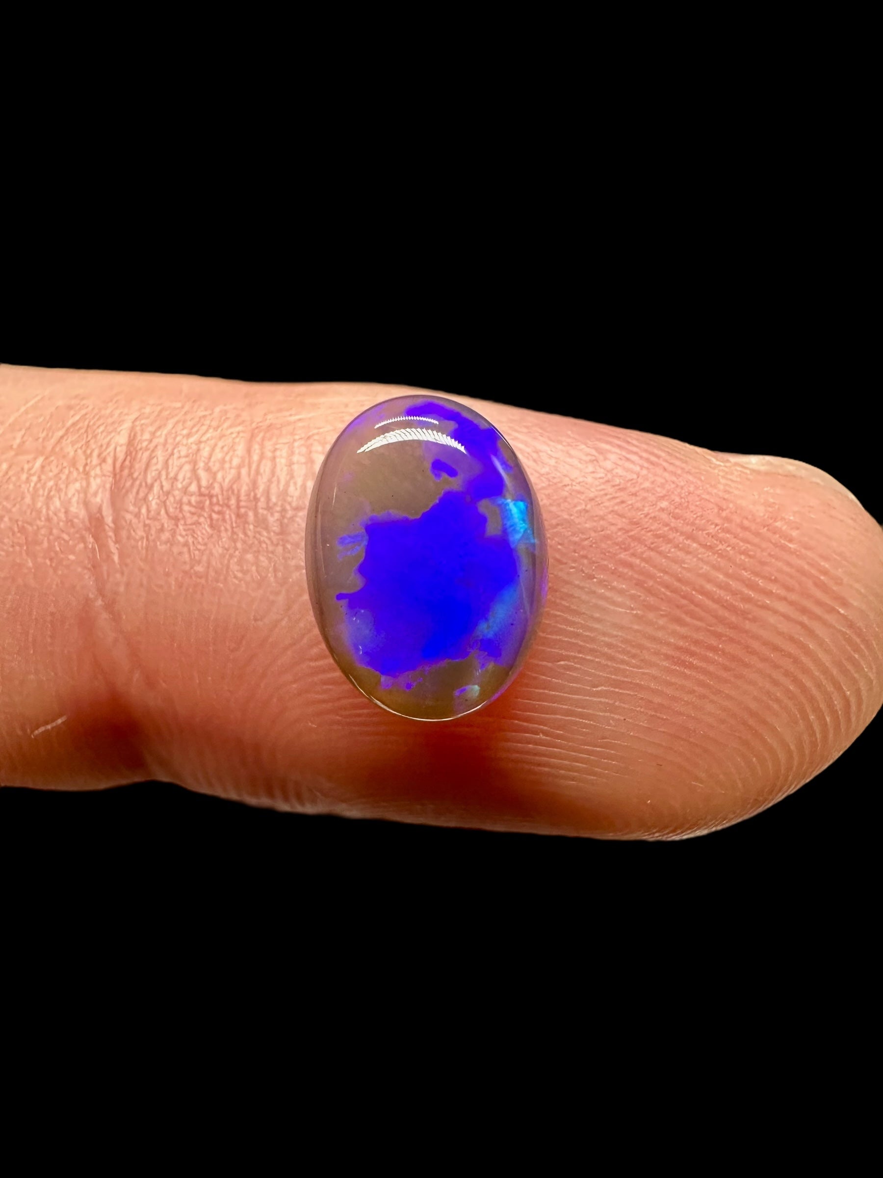 Australian black opal 1,85ct – Cabochon – Lightning Ridge, Australia