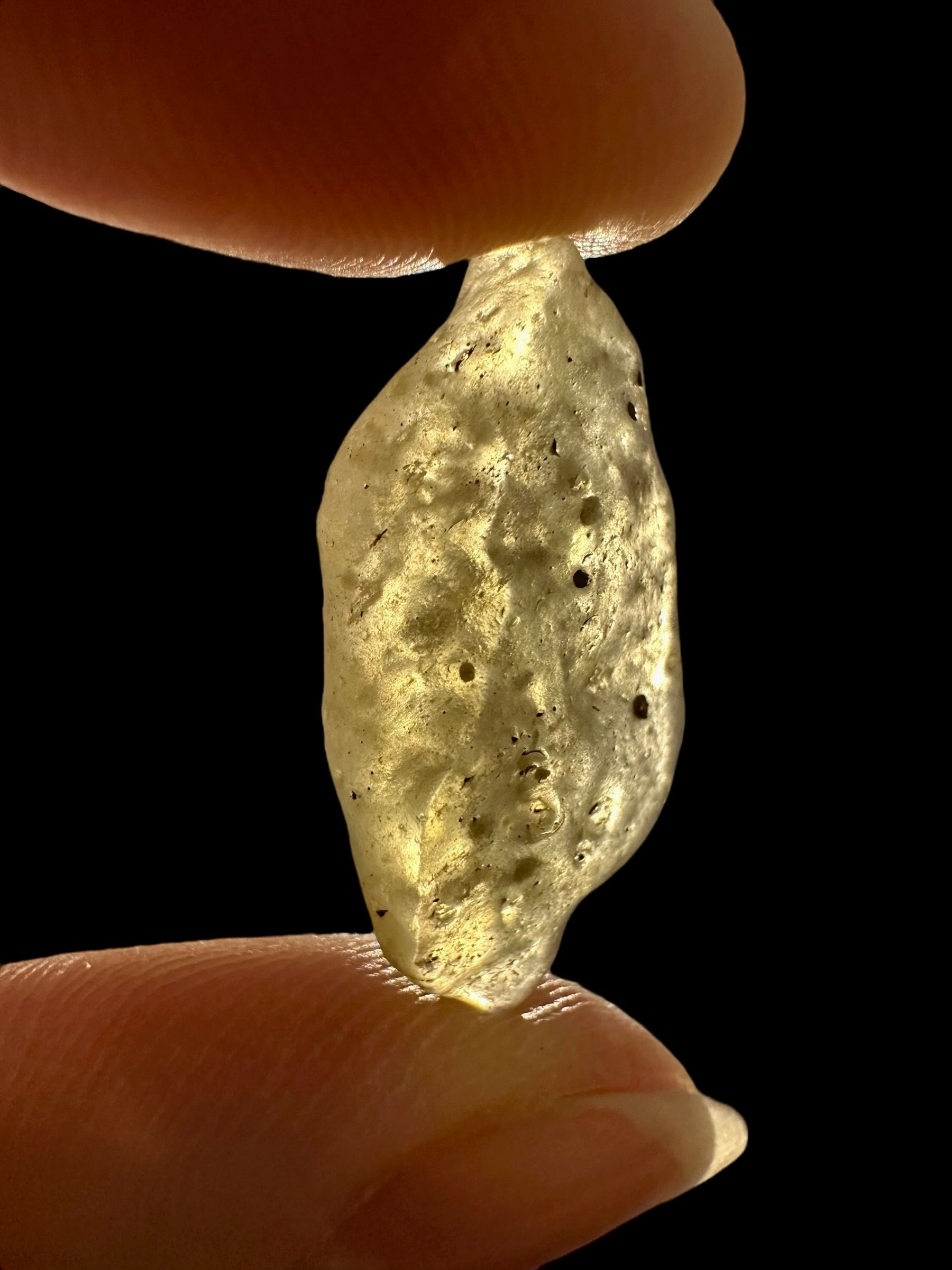 Libyan desert glass - 2,2g - LPS077