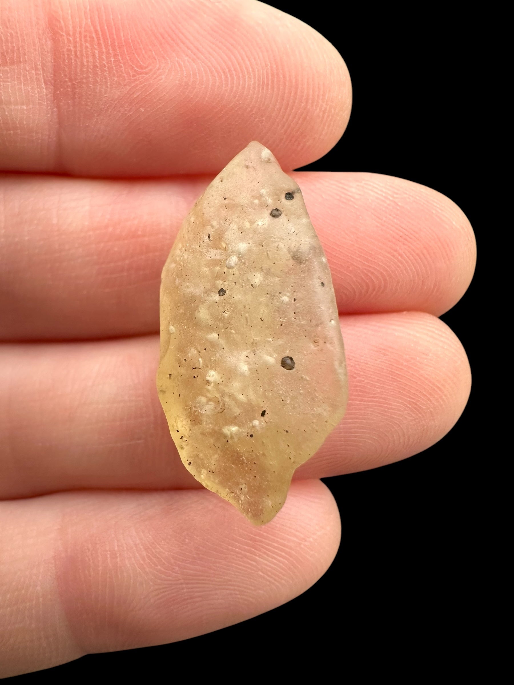 Libyan desert glass - 2,2g