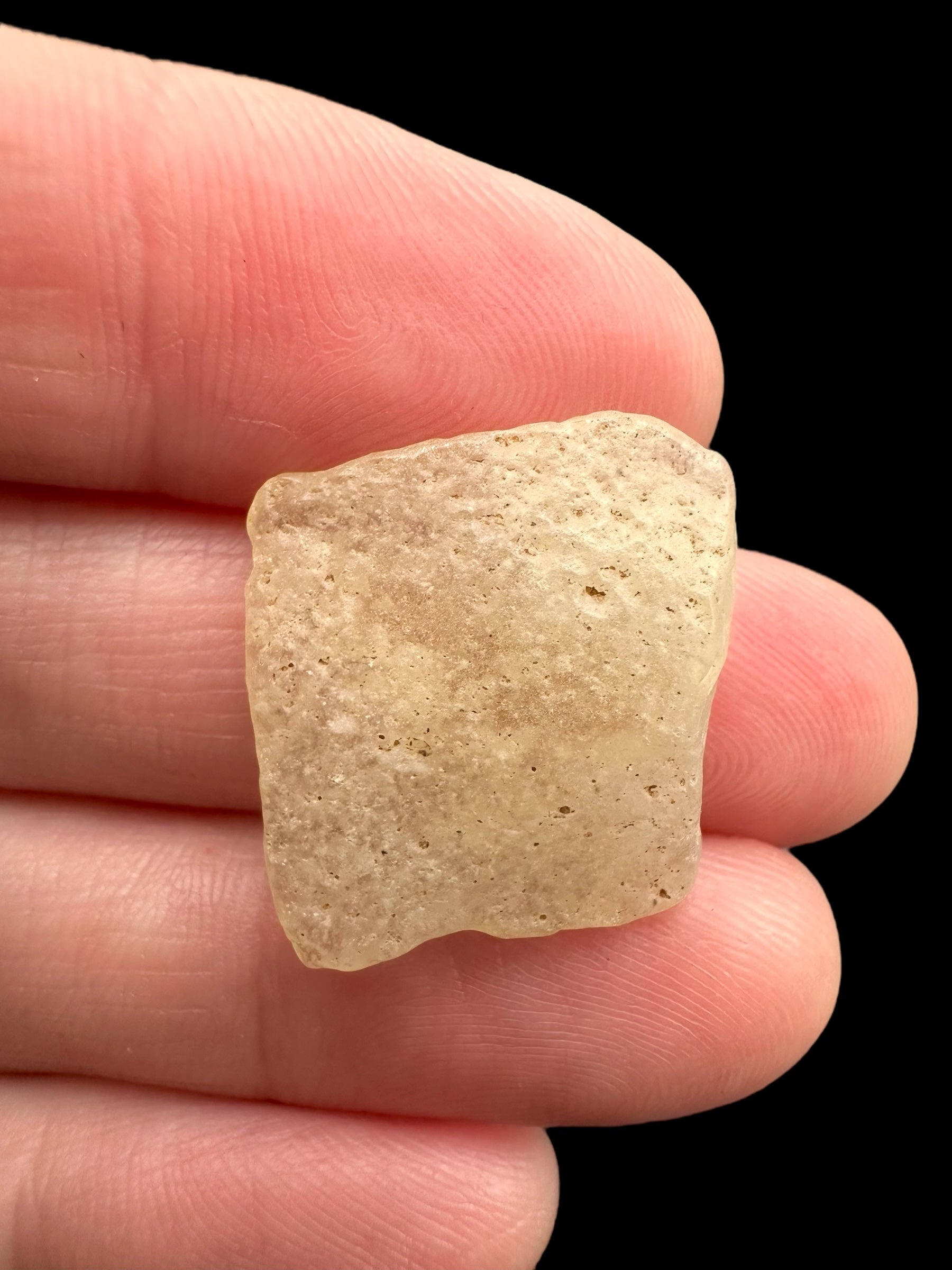 Libyan desert glass - 2,3g