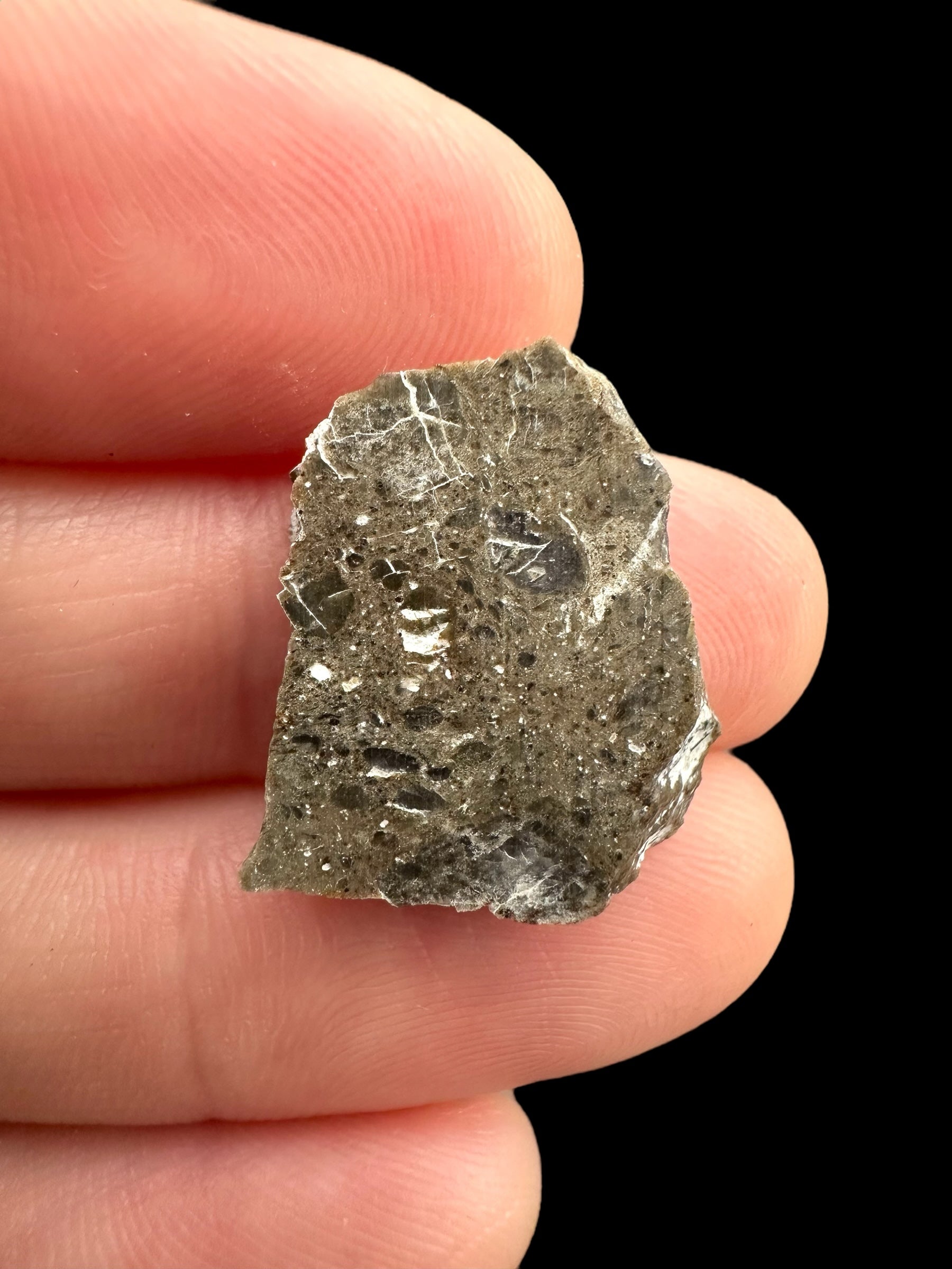 Lunar meteorite Oued el Hamim 001 – 1,9g – Libya - MEOH12