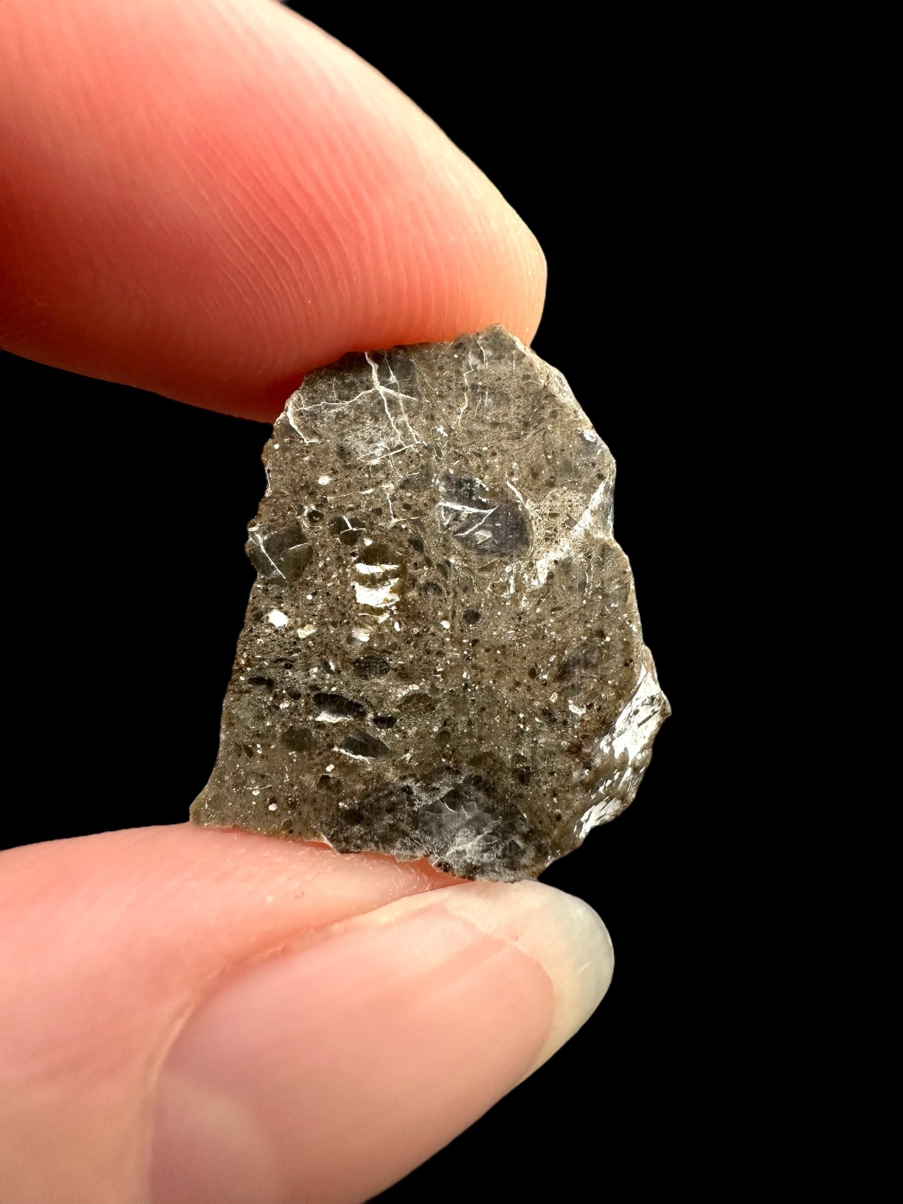 Lunar meteorite Oued el Hamim 001 – 1,9g – Libya - MEOH12