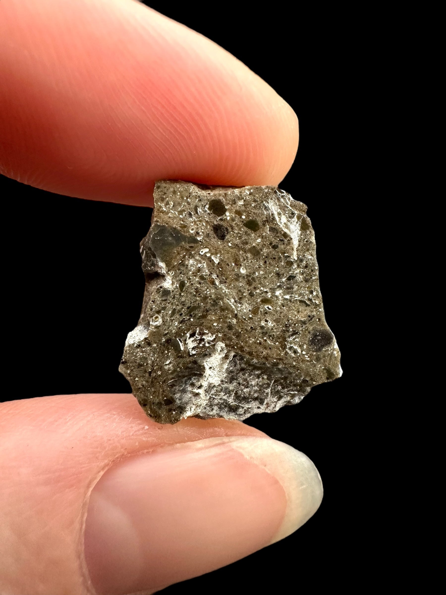 Lunar meteorite Oued el Hamim 001 – 1,9g – Libya - MEOH12