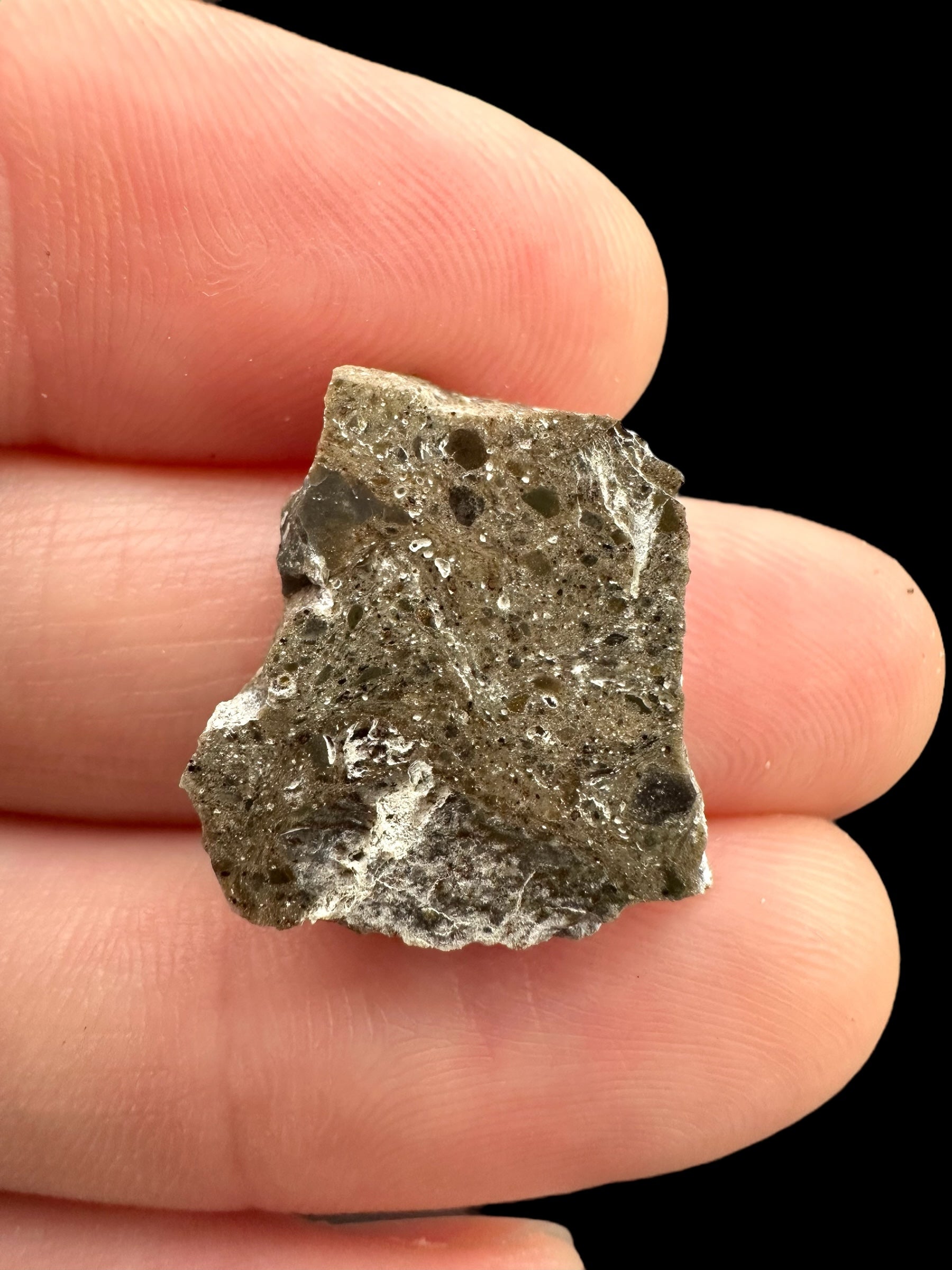 Lunar meteorite Oued el Hamim 001 – 1,9g – Libya