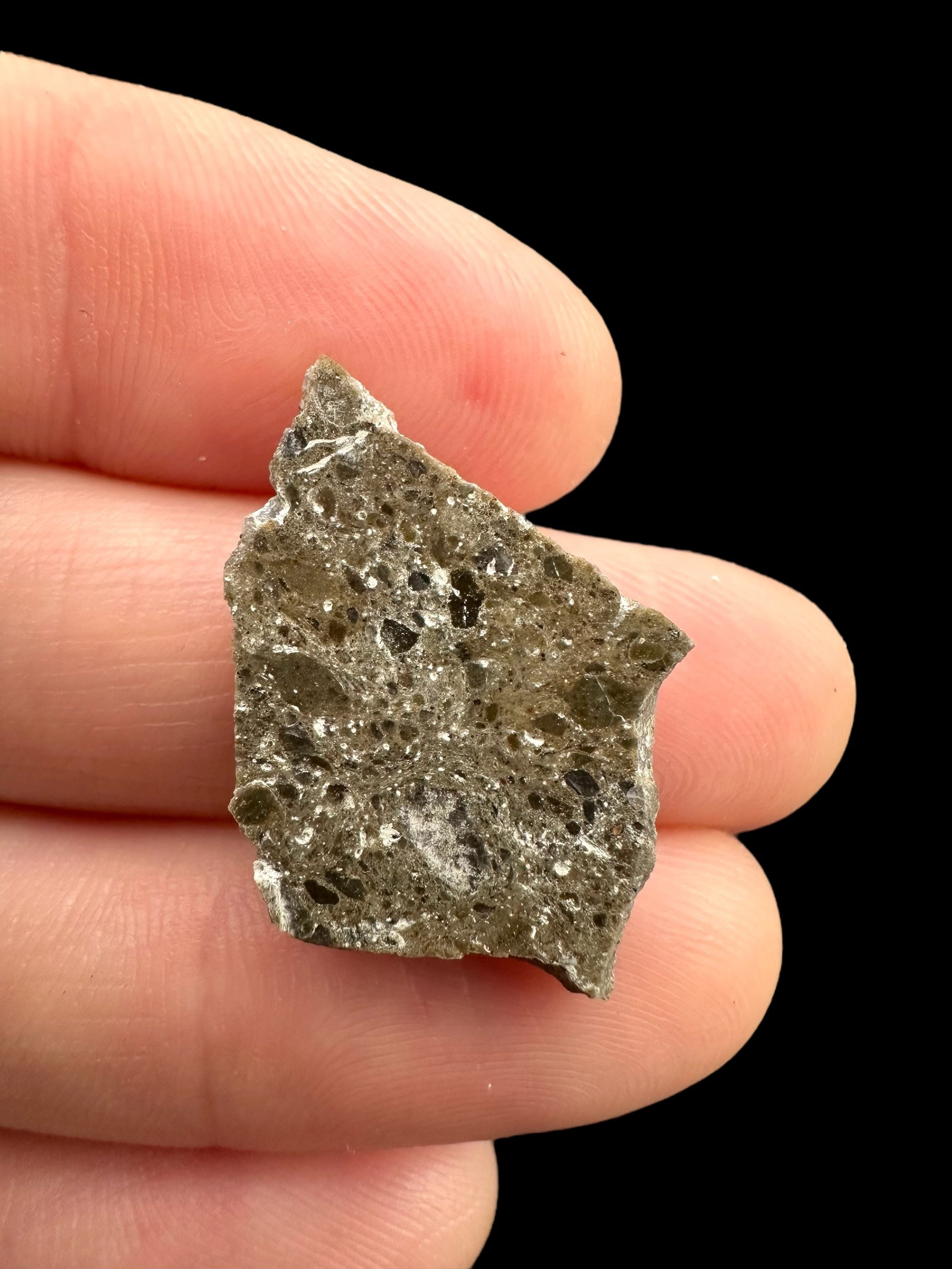 Lunar meteorite Oued el Hamim 001 – 2,1g – Libya - MEOH14