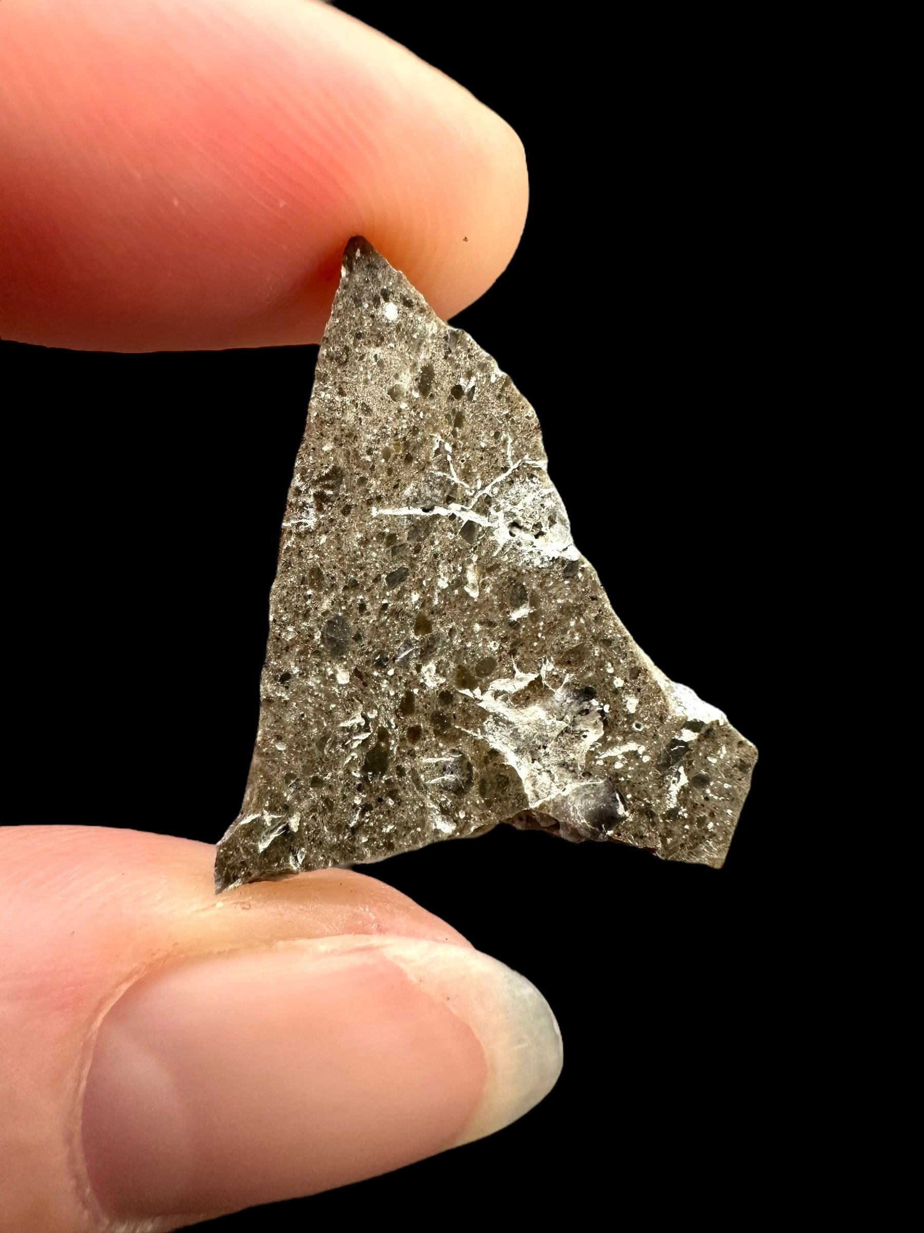 Lunar meteorite Oued el Hamim 001 – 2,1g – Libya - MEOH15
