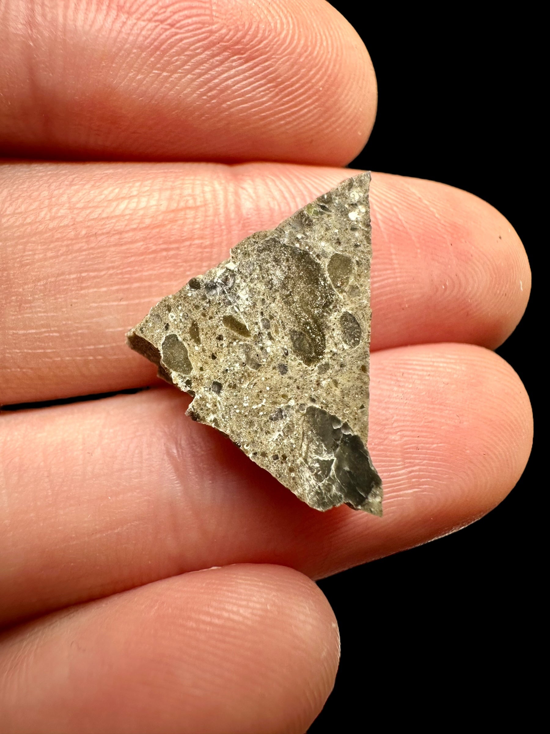 Lunar meteorite Oued el Hamim 001 – 1,3g – Libya - MEOH16