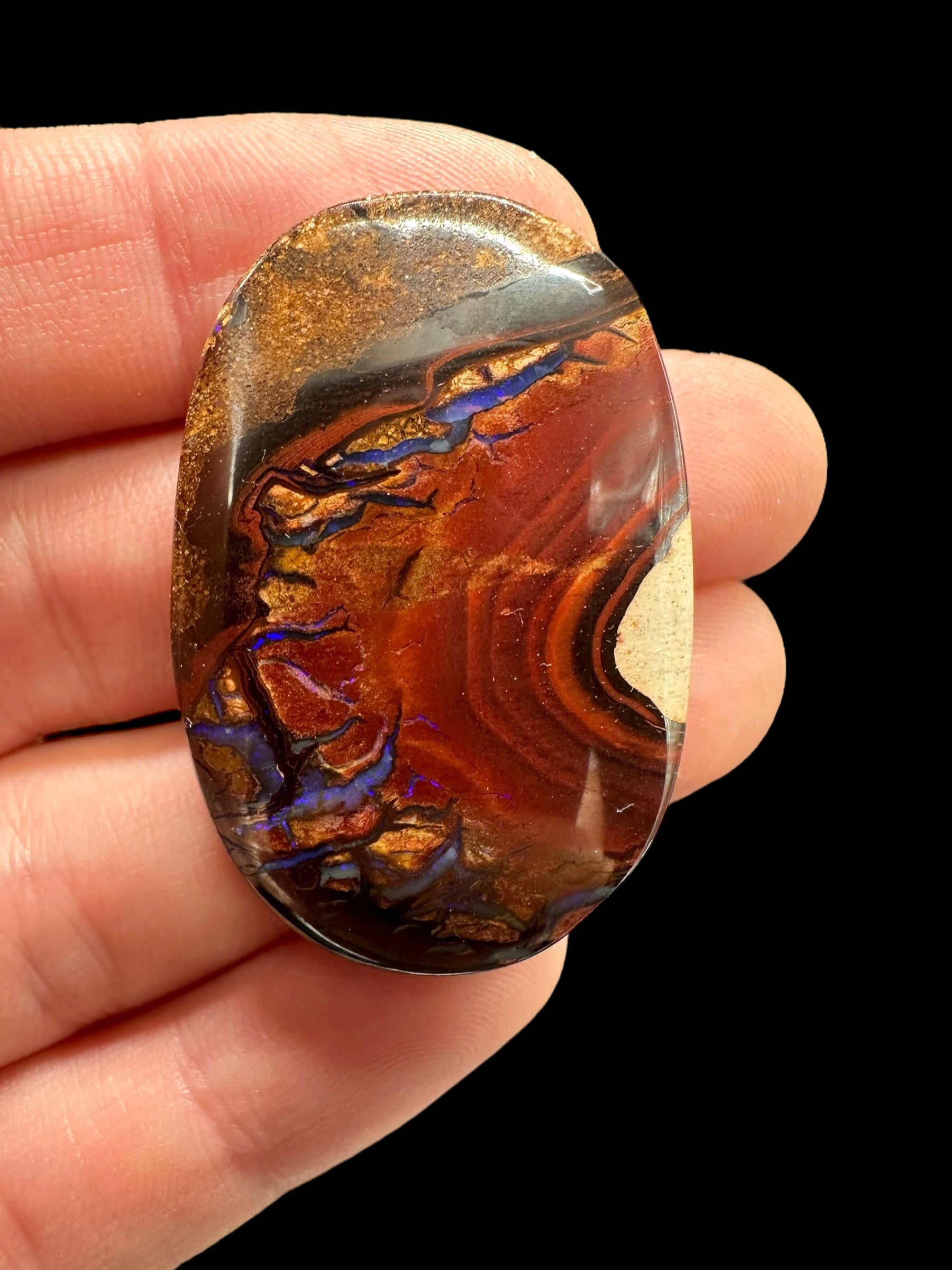 Boulder opal 61,2ct – Cabochon – Koroit, Queensland, Australia