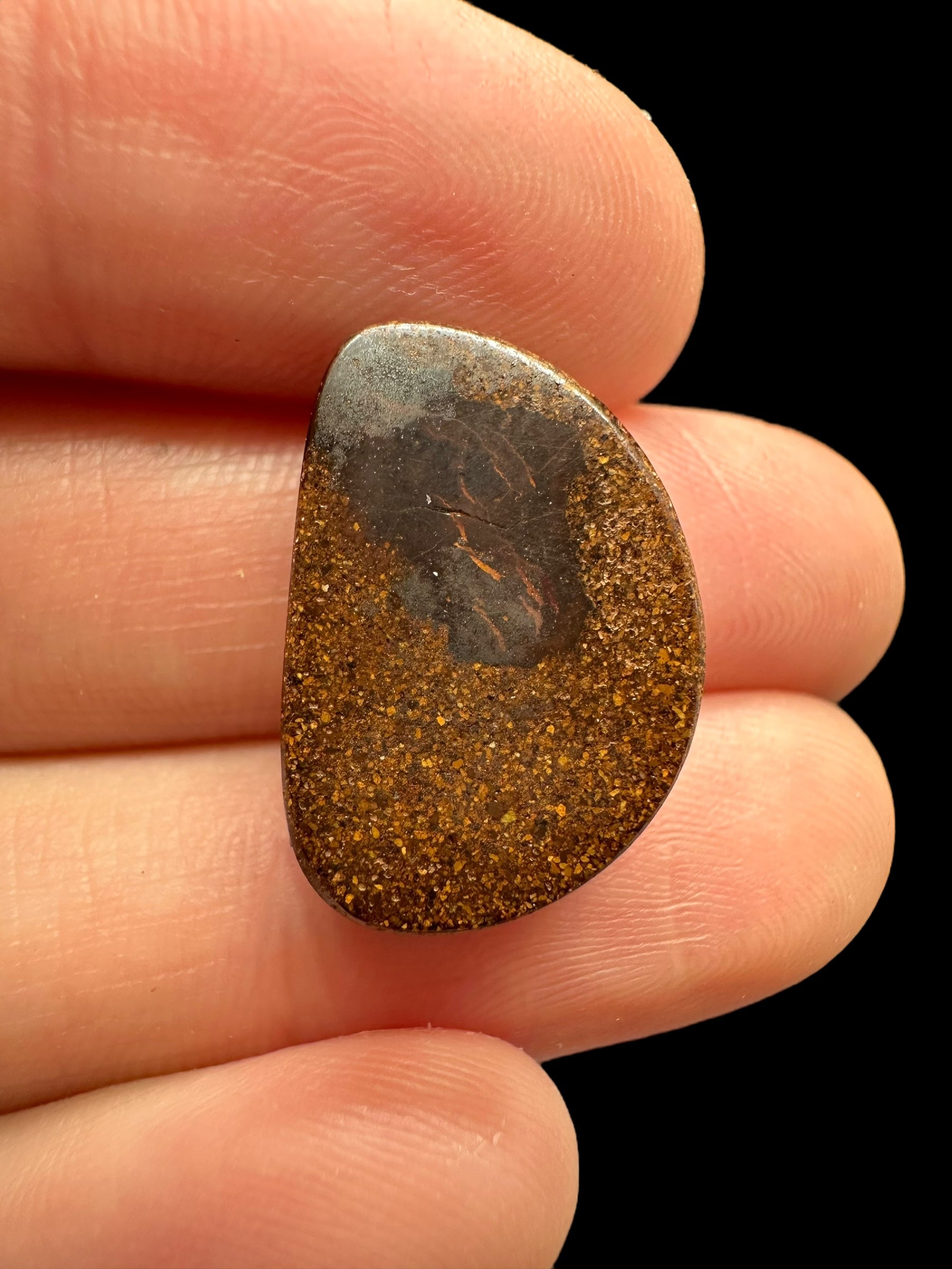 Boulder opal 15,8ct – Cabochon – Koroit, Queensland, Australia - BO022