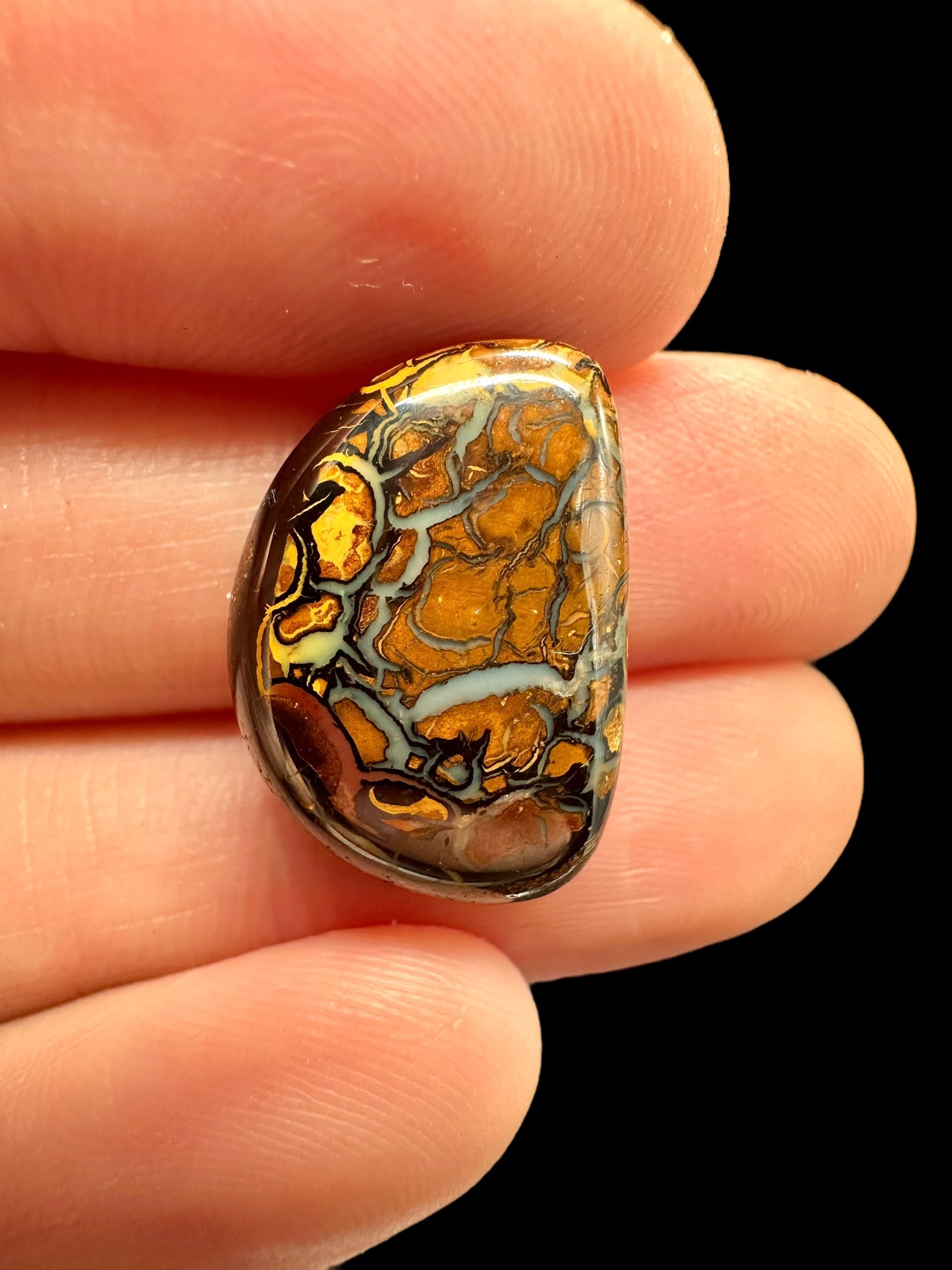 Boulder opal 15,8ct – Cabochon – Koroit, Queensland, Australia