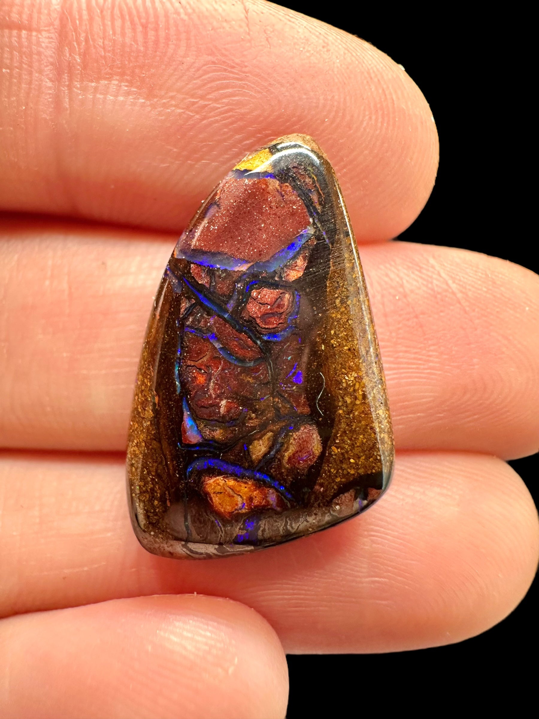 Boulder opal 13,2ct – Cabochon – Koroit, Queensland, Australia