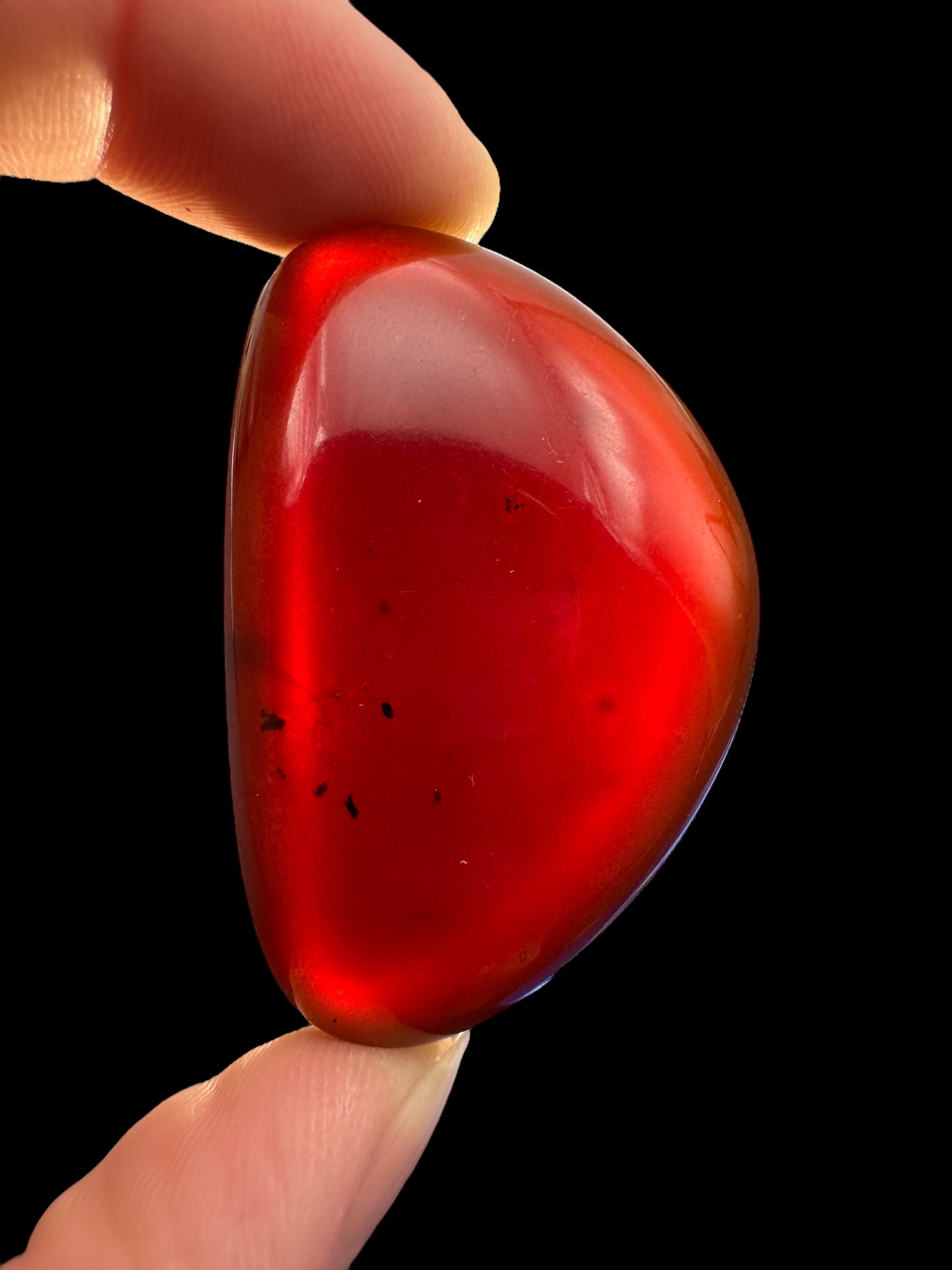 Tumbled amber – Sumatra, Indonesia - JN246