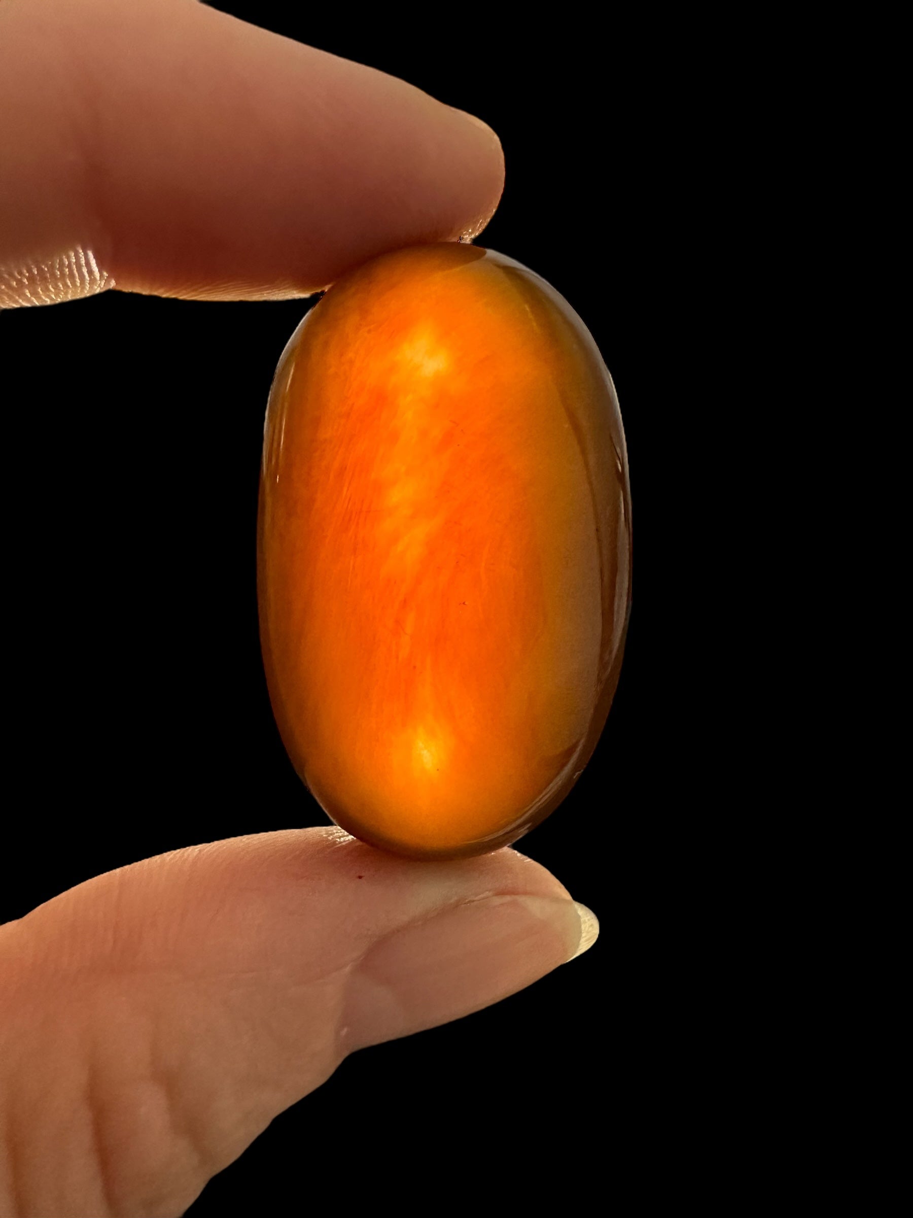 Tumbled amber – Sumatra, Indonesia - JN250
