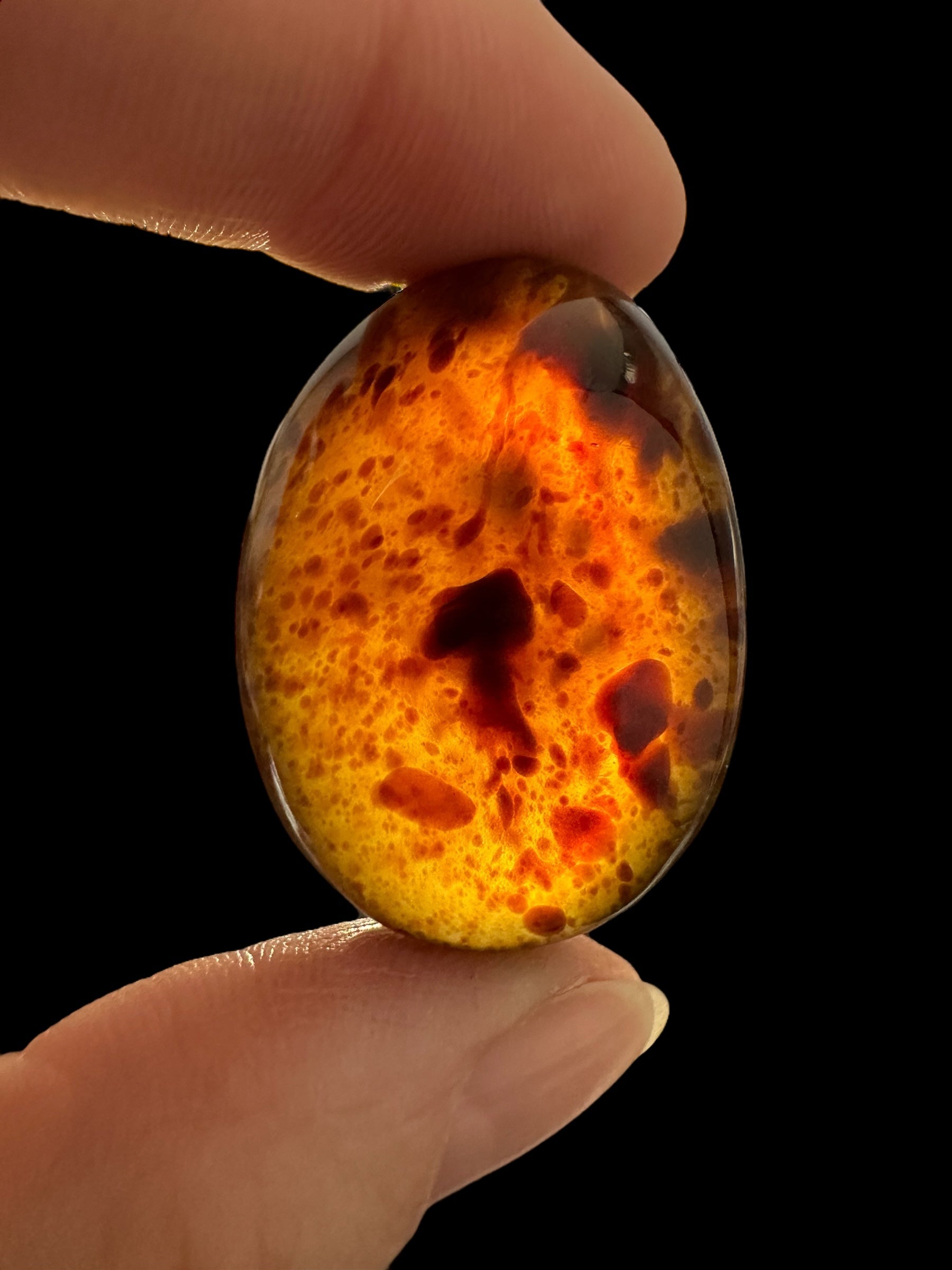 Tumbled amber – Sumatra, Indonesia - JN253