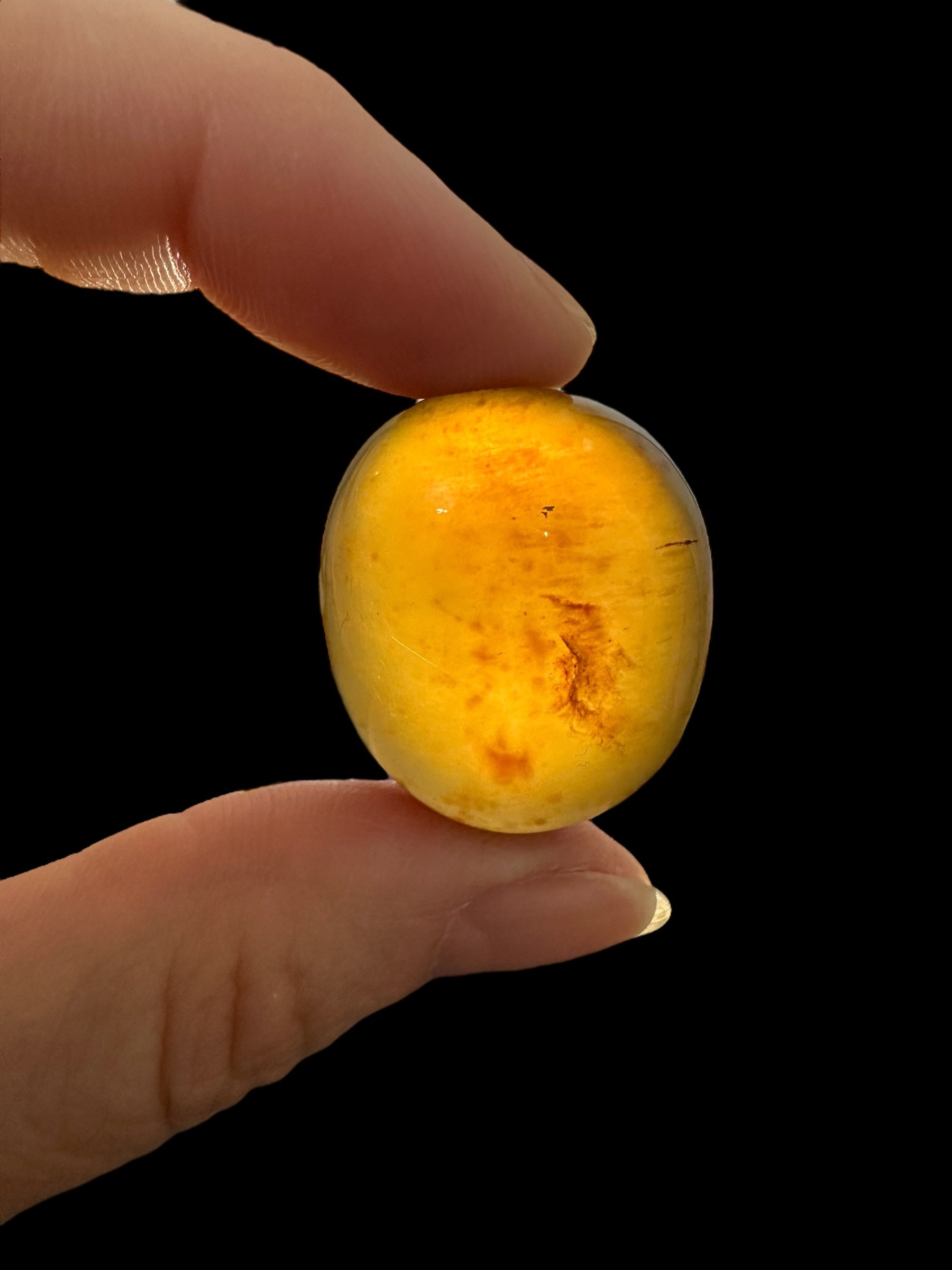 Tumbled amber – Sumatra, Indonesia - JN254