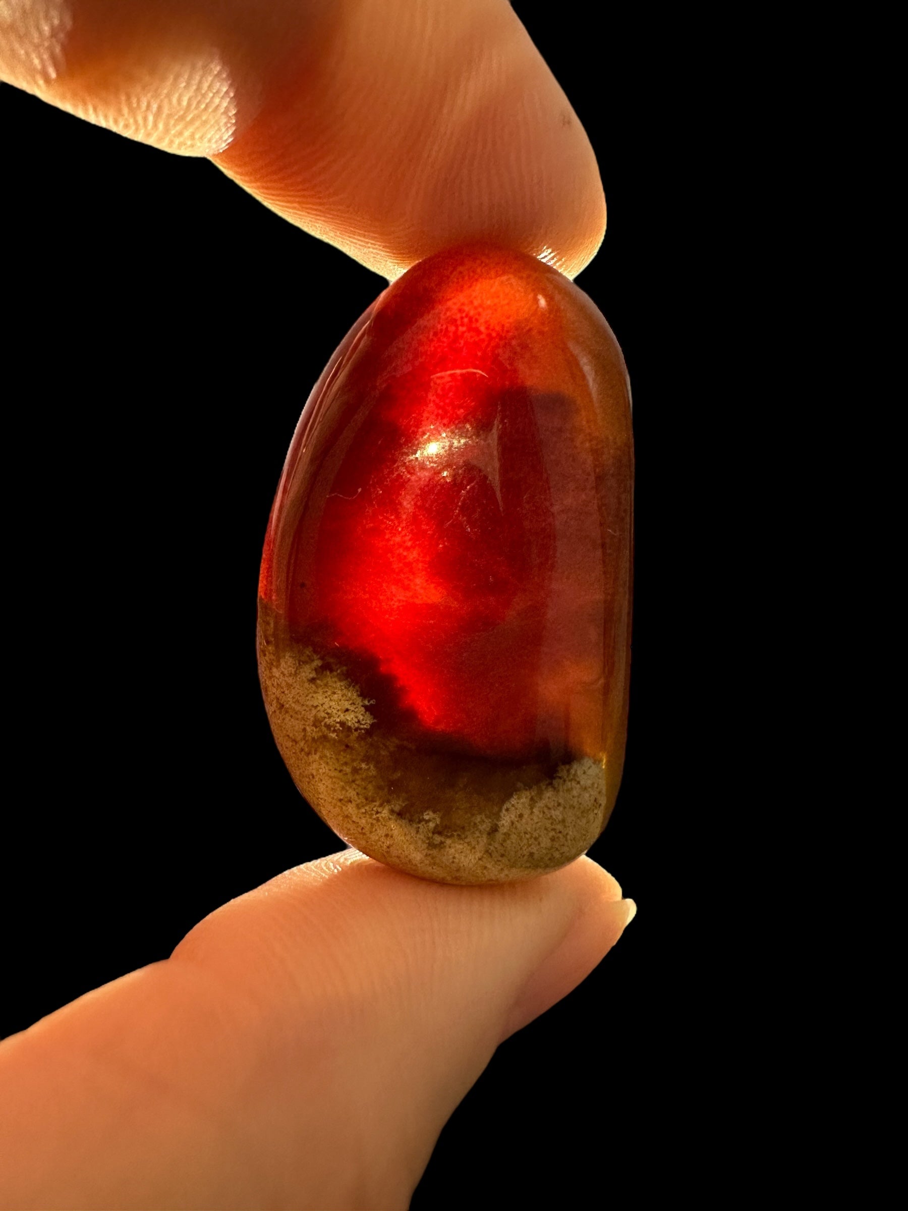 Tumbled amber – Sumatra, Indonesia - JN257