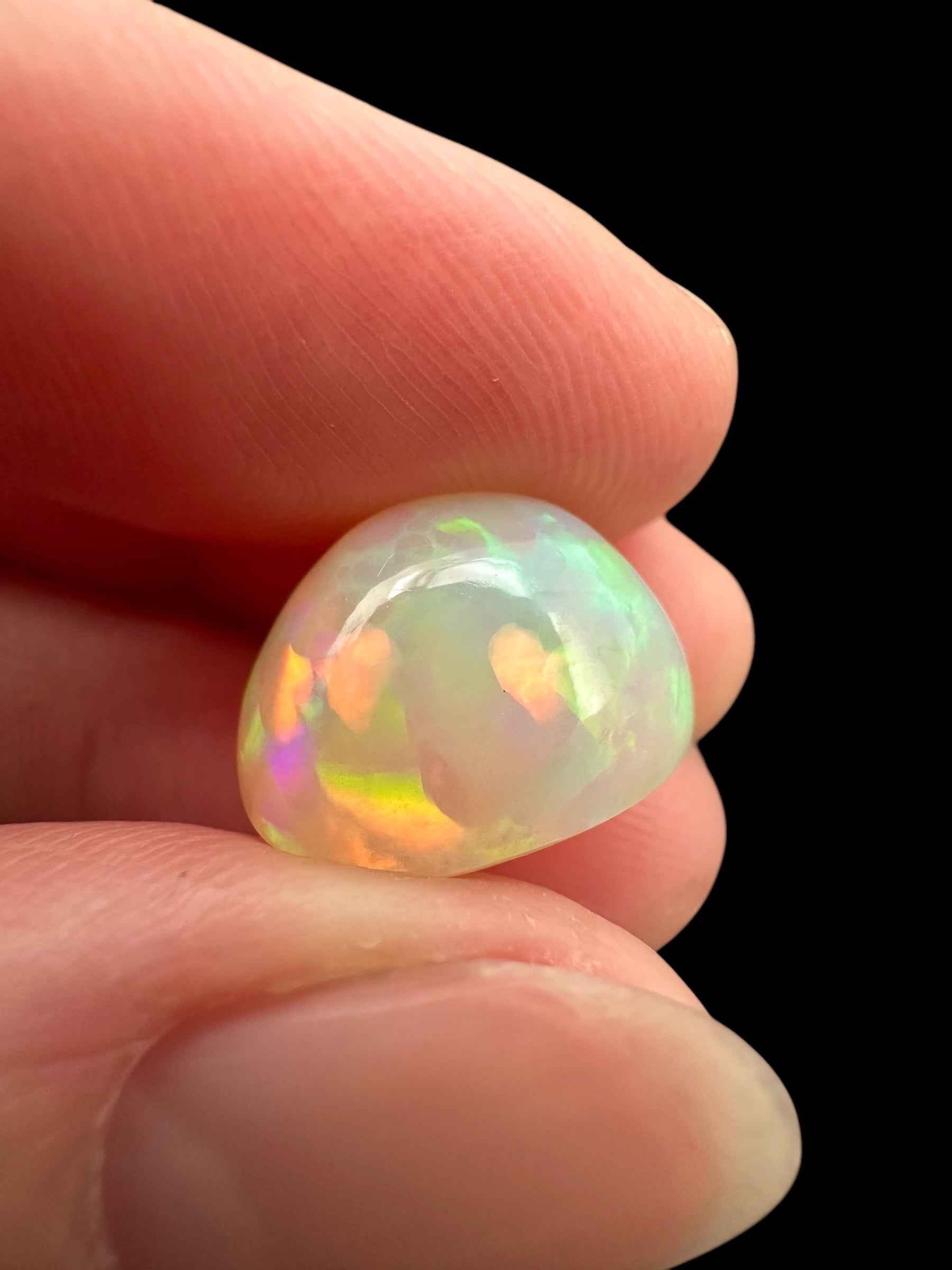Precious opal cabochon 6,7ct – Welo, Ethiopia - OPK070