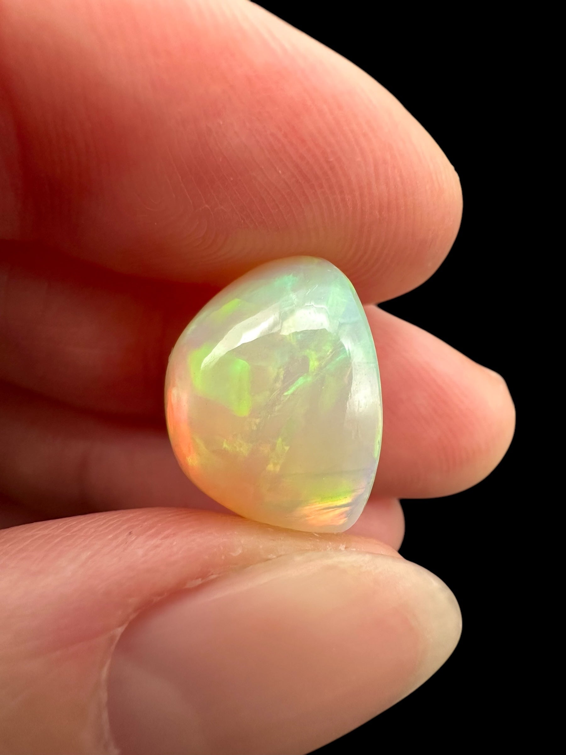 Precious opal cabochon 6,7ct – Welo, Ethiopia - OPK070