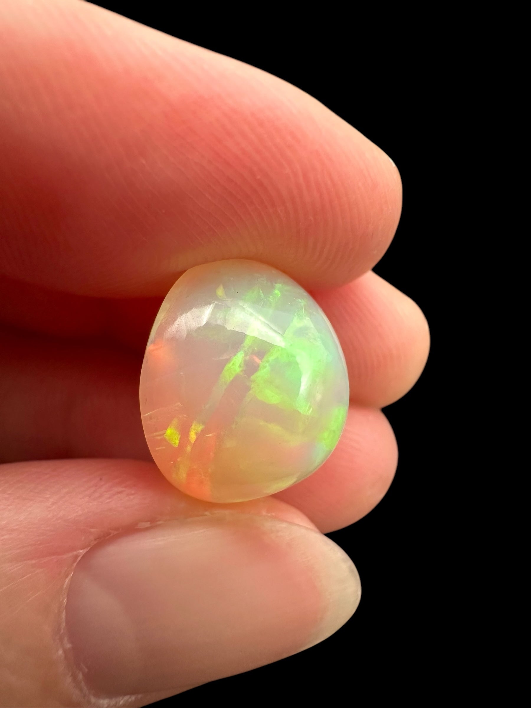 Precious opal cabochon 6,7ct – Welo, Ethiopia - OPK070