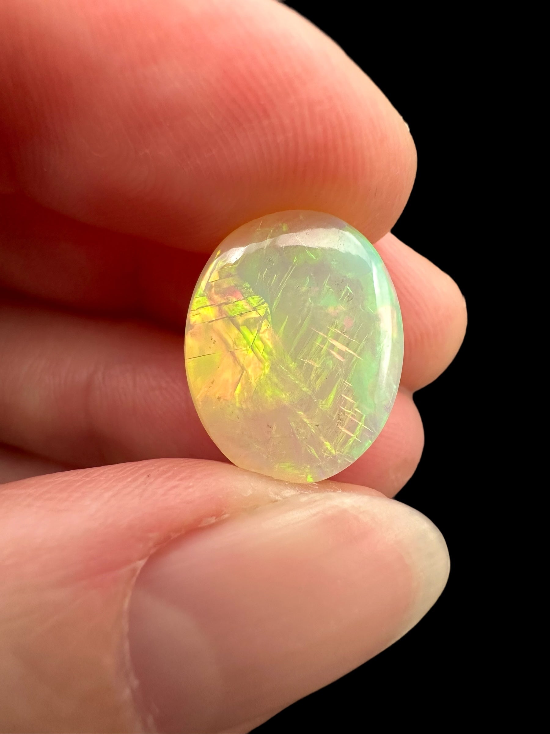 Precious opal cabochon 6,7ct – Welo, Ethiopia - OPK070