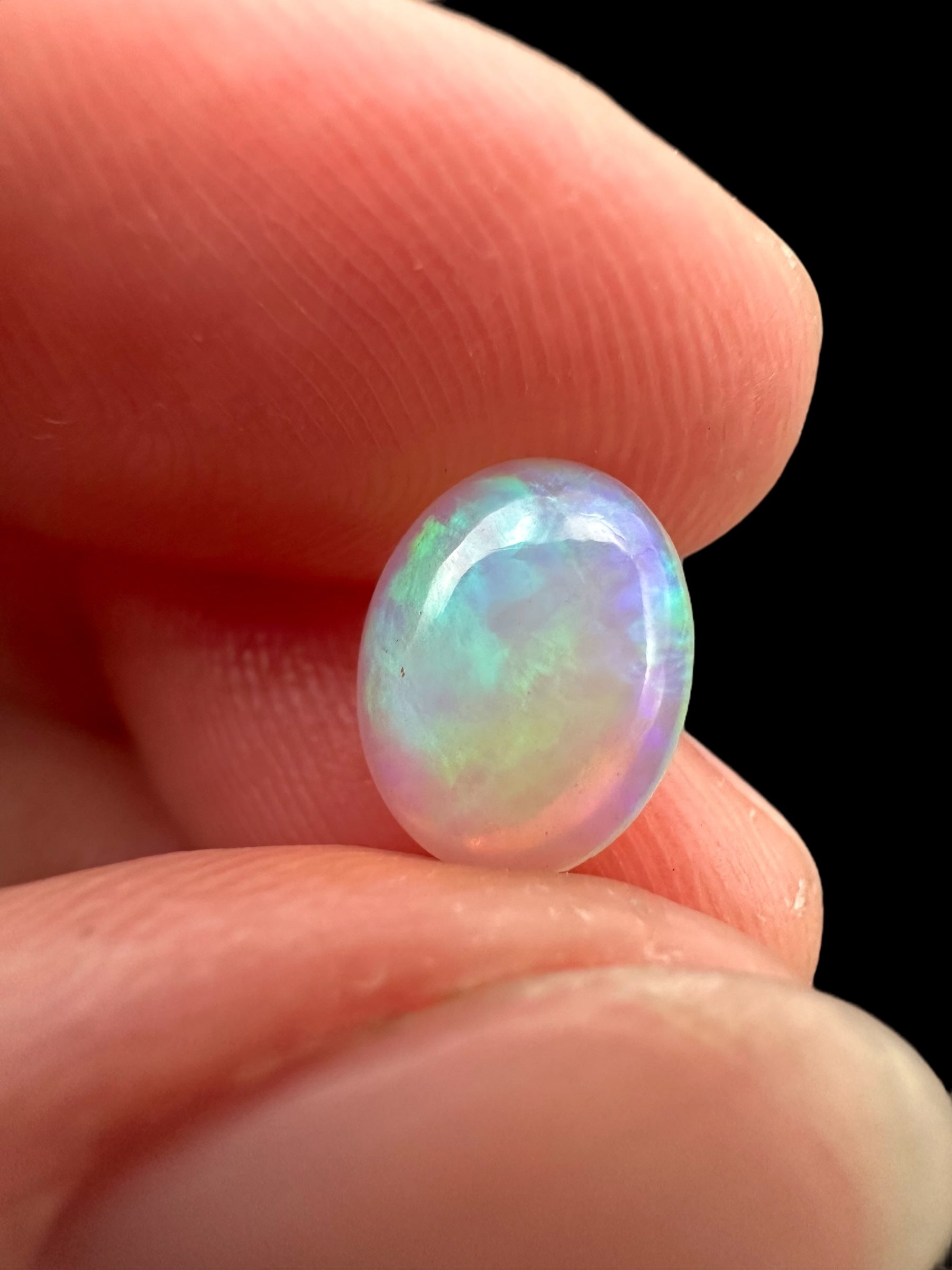 Precious opal cabochon 1ct – Welo, Ethiopia - OPK071
