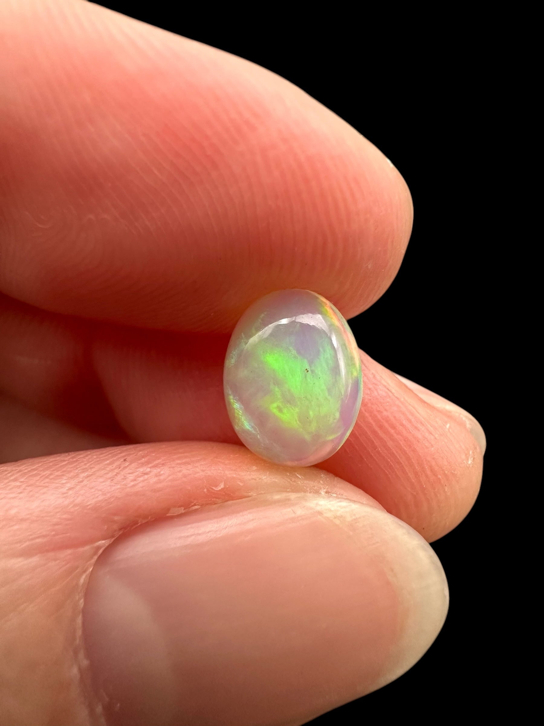 Precious opal cabochon 1ct – Welo, Ethiopia - OPK071