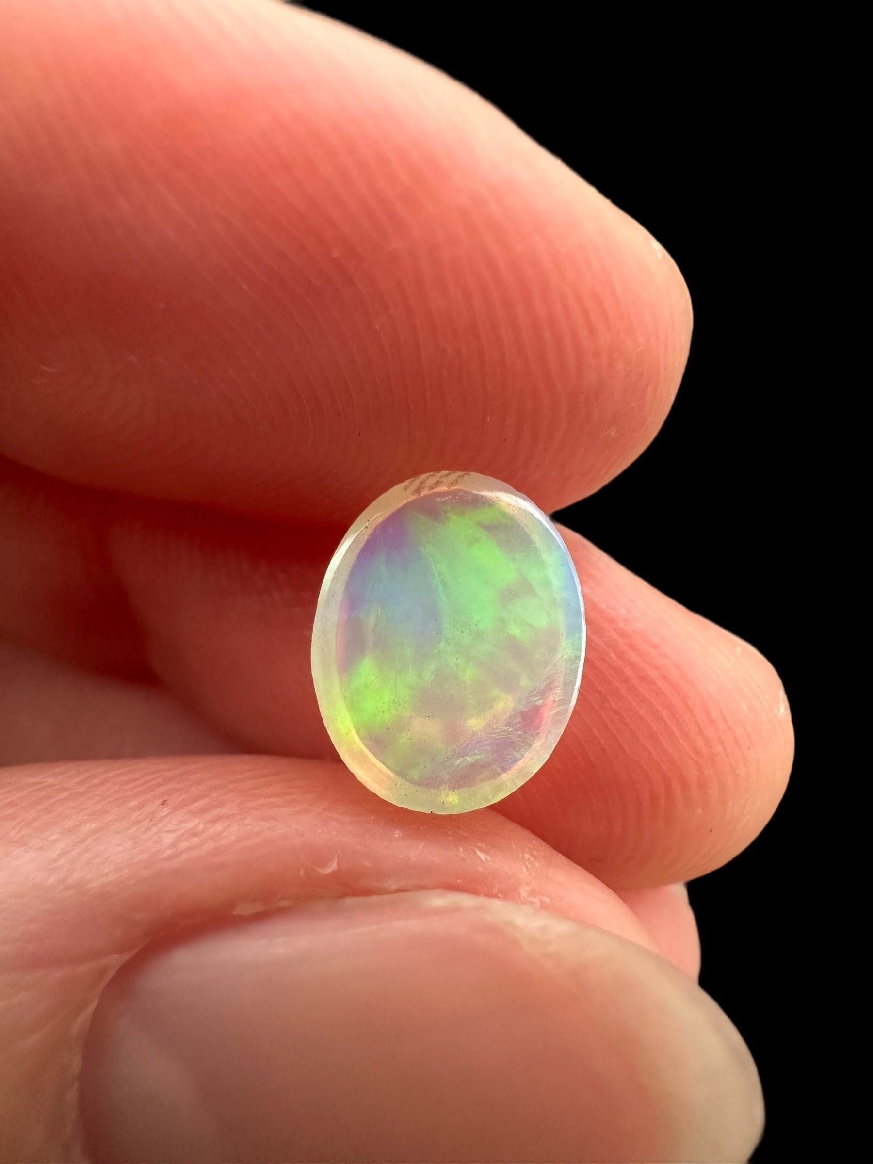 Precious opal cabochon 1ct – Welo, Ethiopia - OPK071