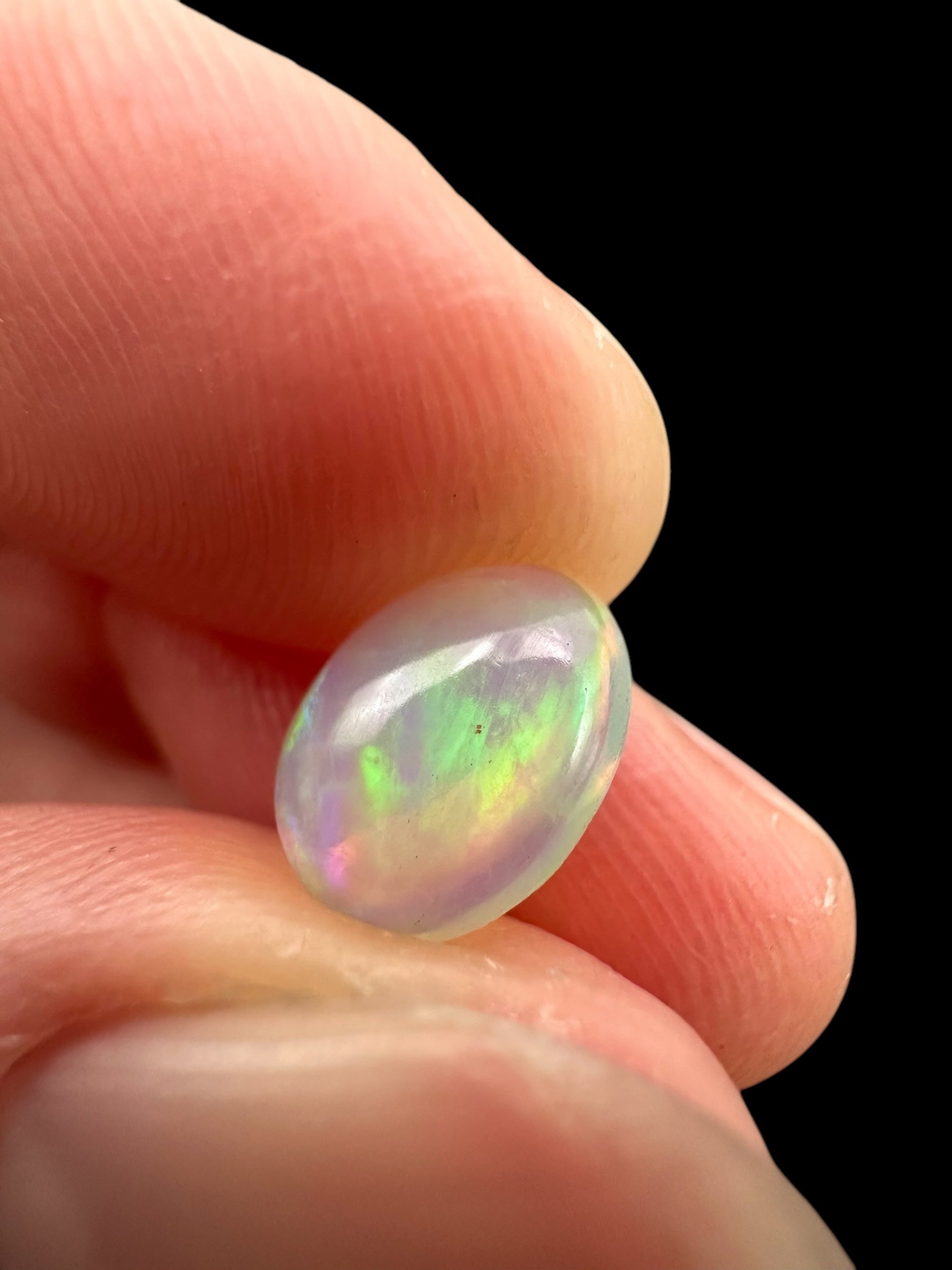 Precious opal cabochon 1ct – Welo, Ethiopia