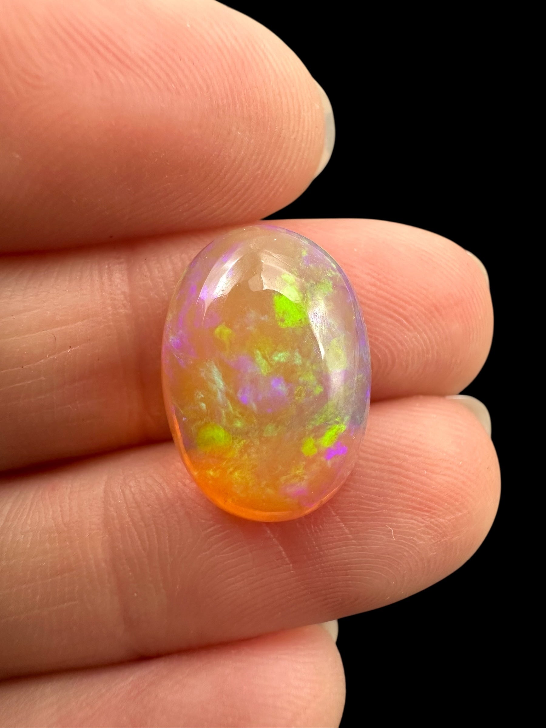 Precious opal cabochon 5ct – Welo, Ethiopia